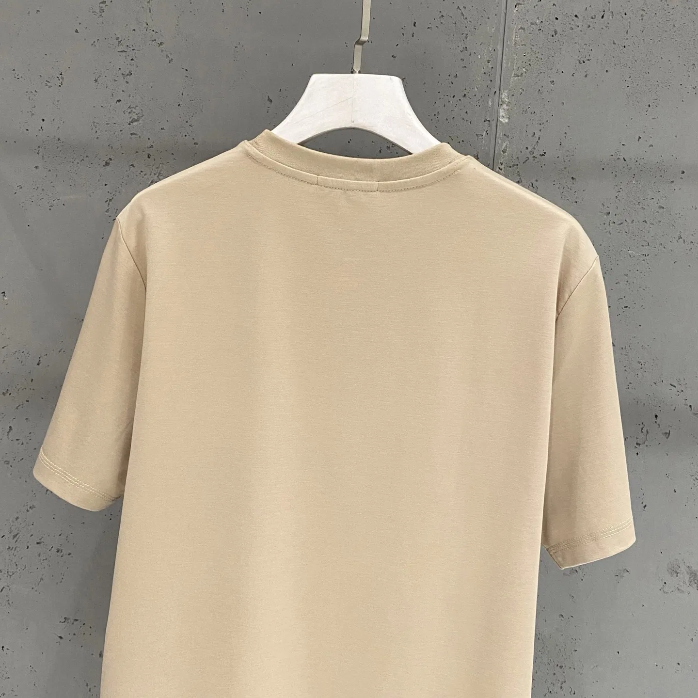 LOE 27FW KRWCHZI 001 반팔티셔츠 5