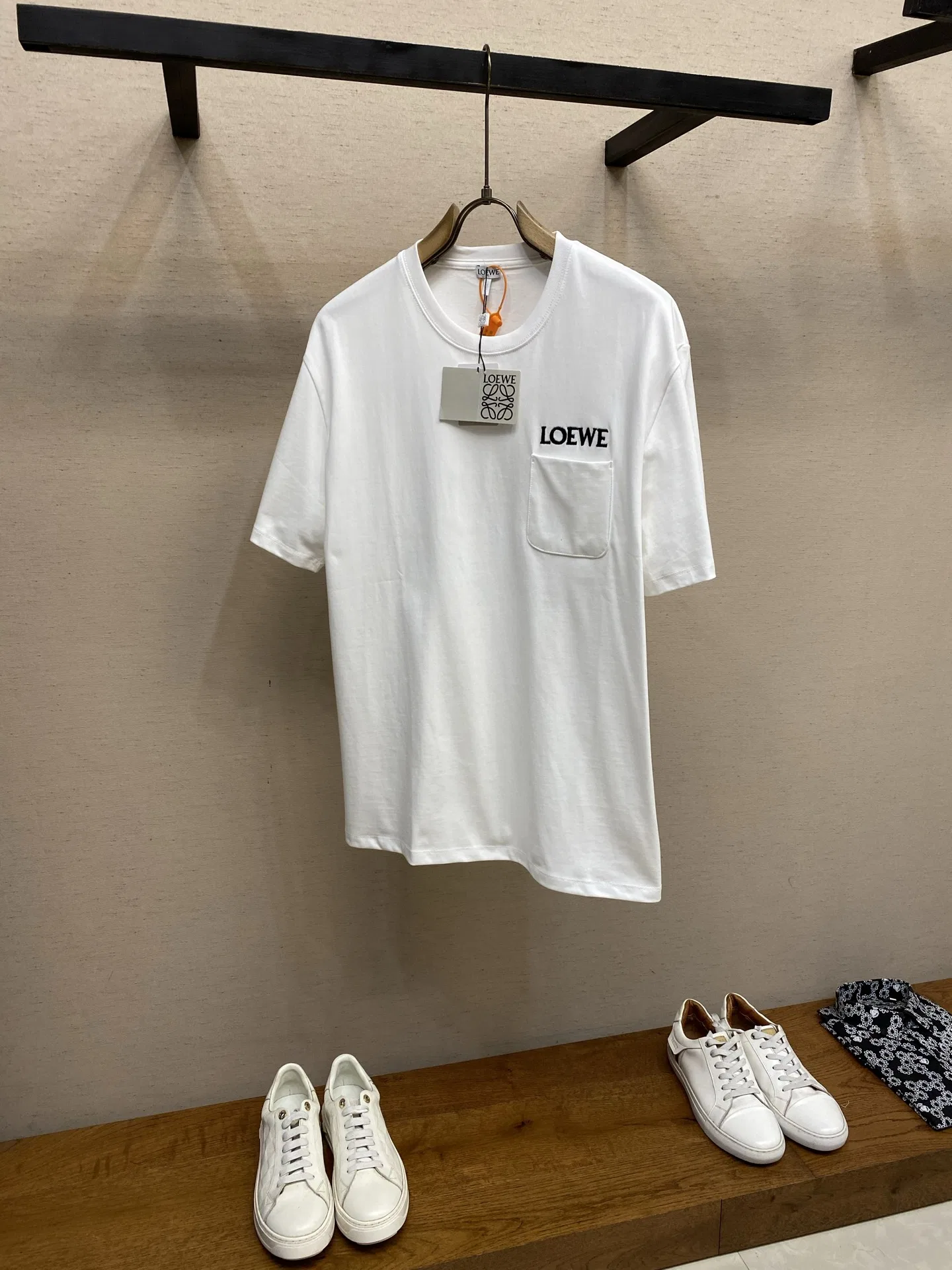 LOE 27FW XFAVAGO 005 반팔티셔츠