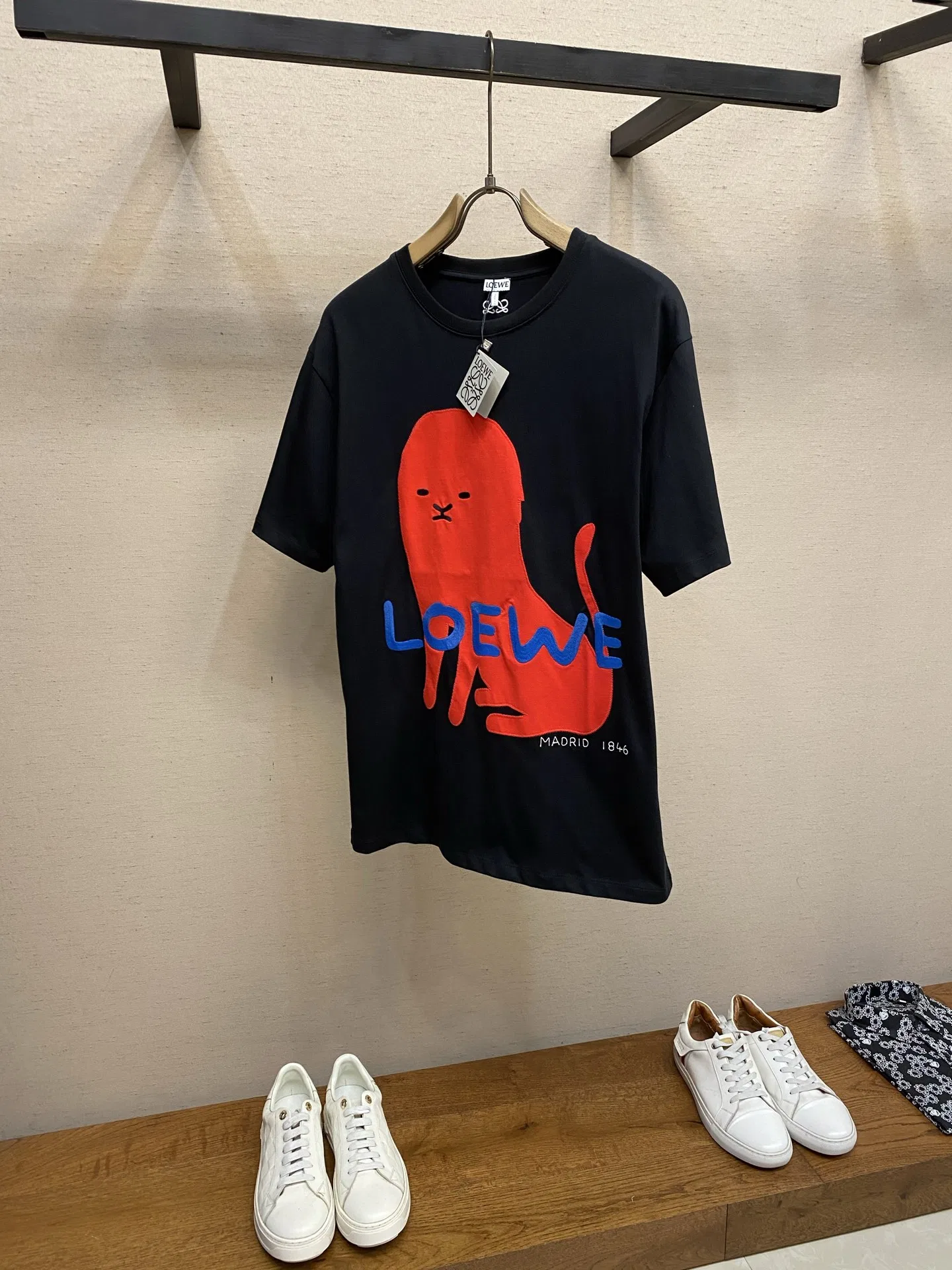 LOE 27FW XFAVAGO 009 반팔티셔츠