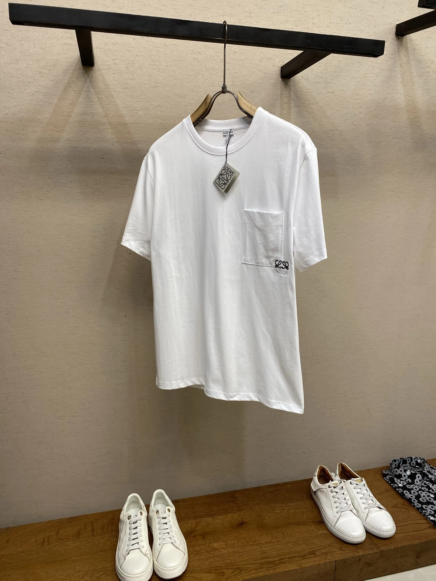 LOE 27FW XFAVAGO 010 반팔티셔츠