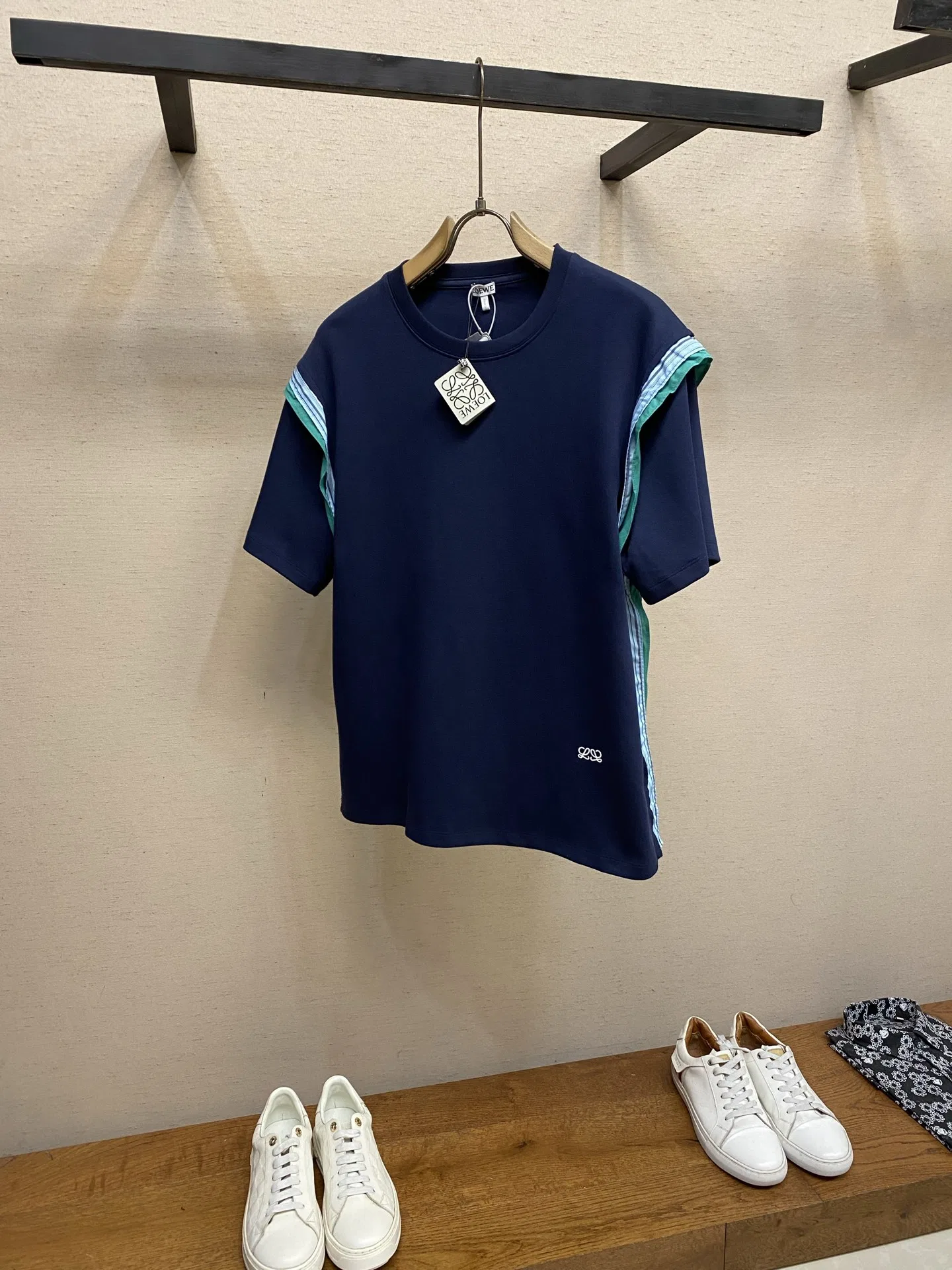 LOE 27FW XFAVAGO 032 반팔티셔츠