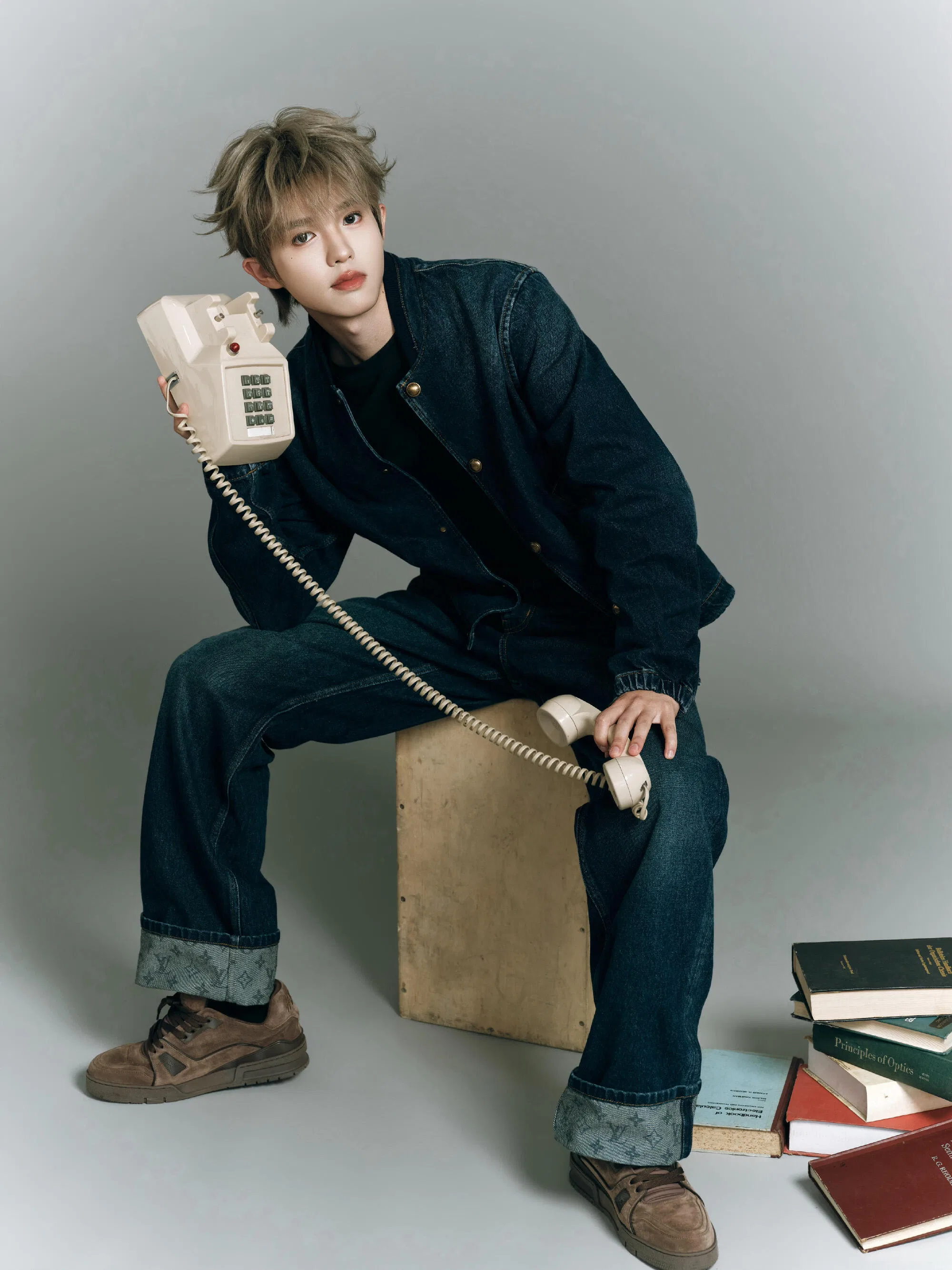 LV 27FW FVAHDTN 002 데님팬츠