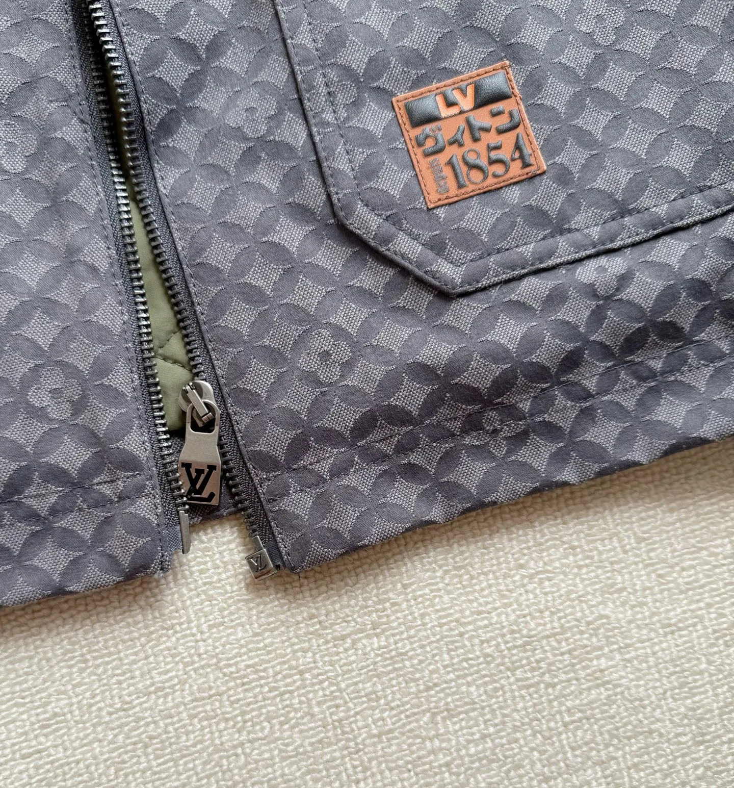 LV 27FW FVAHDTN 011 자켓 5