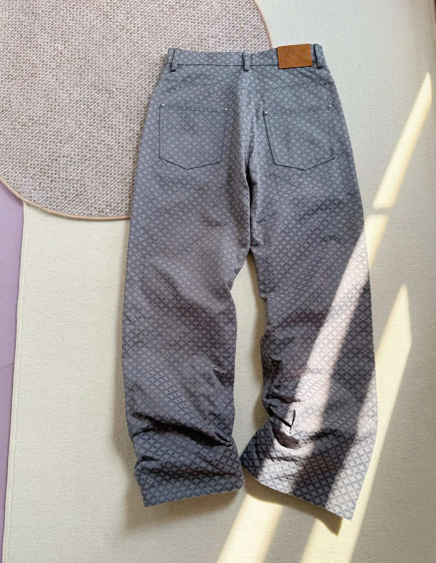 LV 27FW FVAHDTN 012 데님팬츠 3