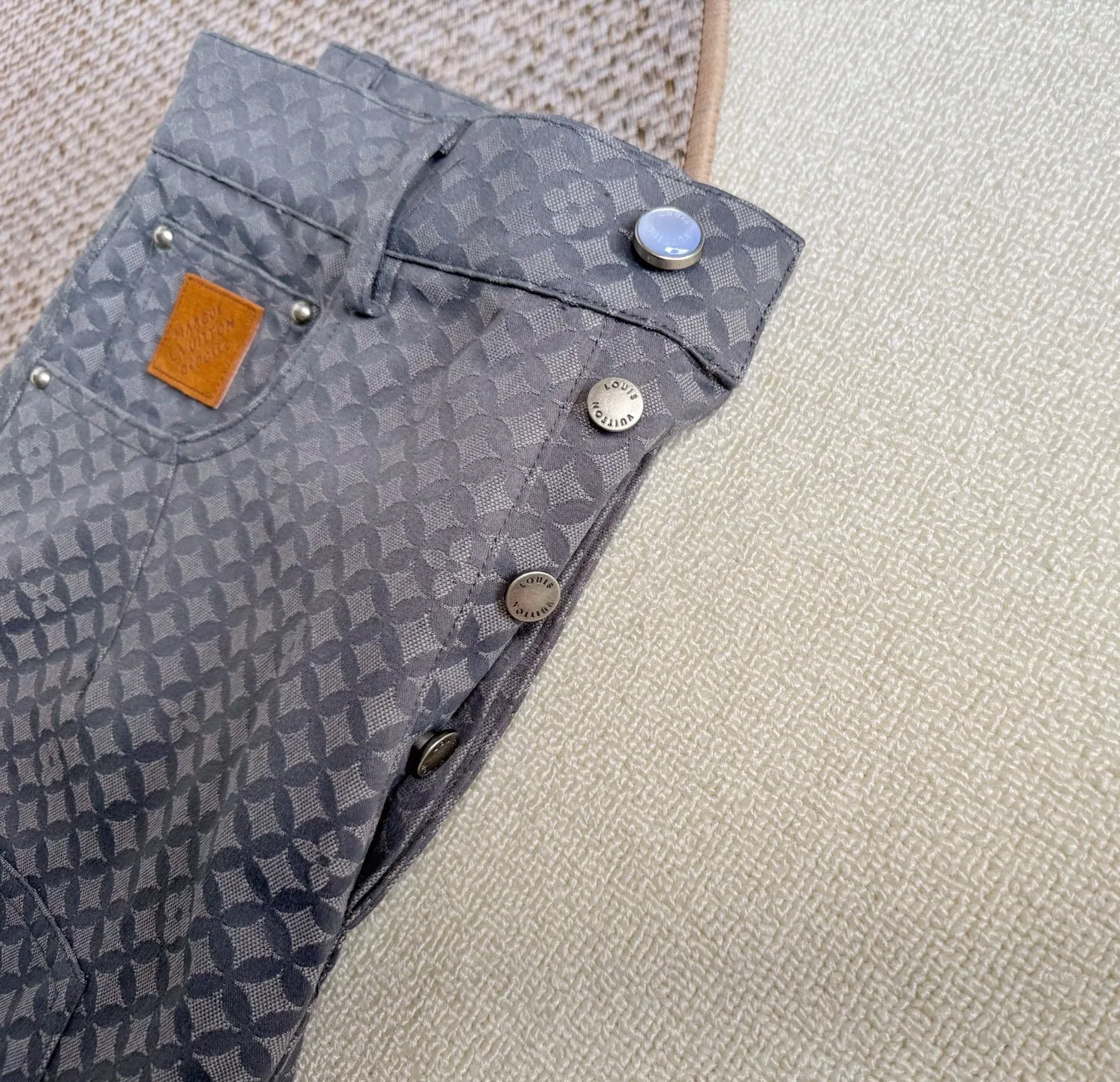 LV 27FW FVAHDTN 012 데님팬츠 4