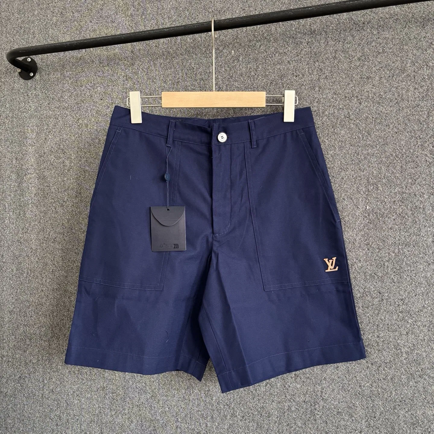 LV 27FW JBJVXGJ 006 숏츠