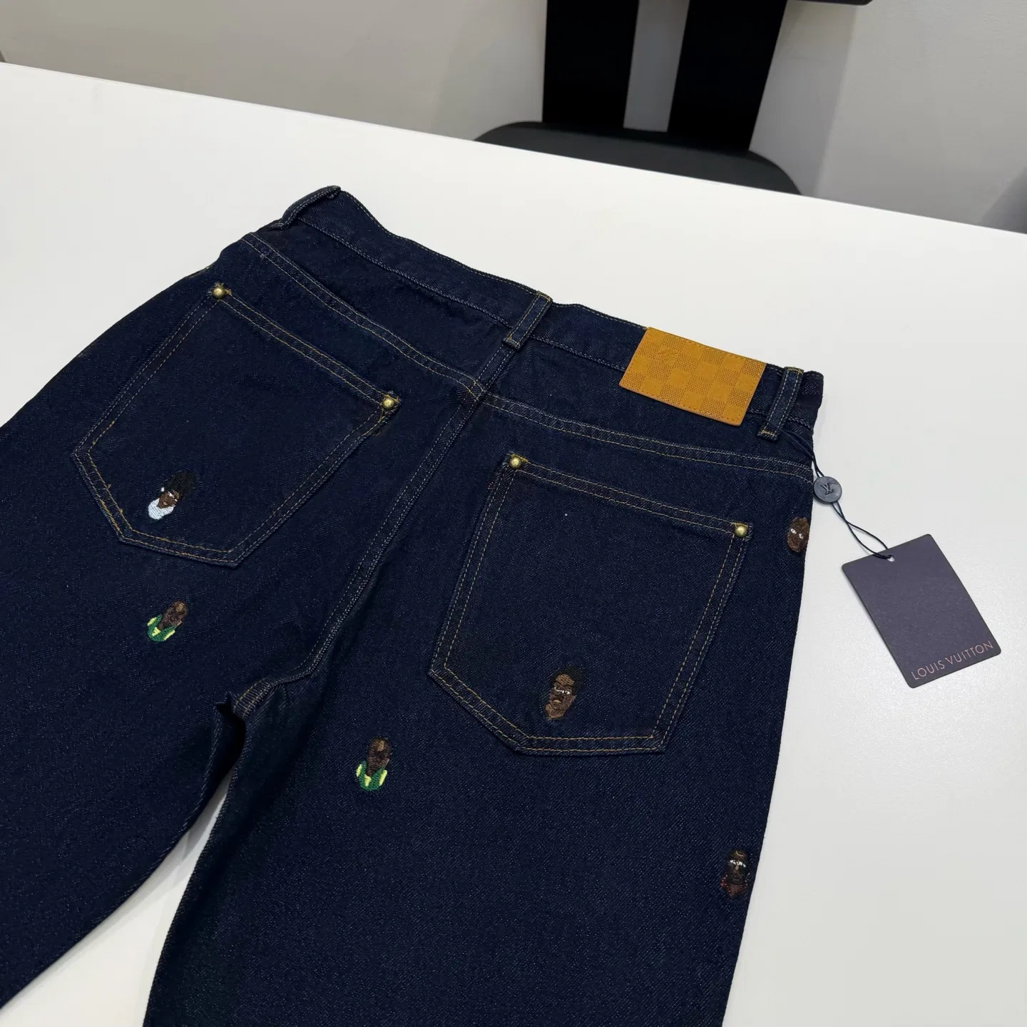 LV 27FW JBJVXGJ 013 데님팬츠 3