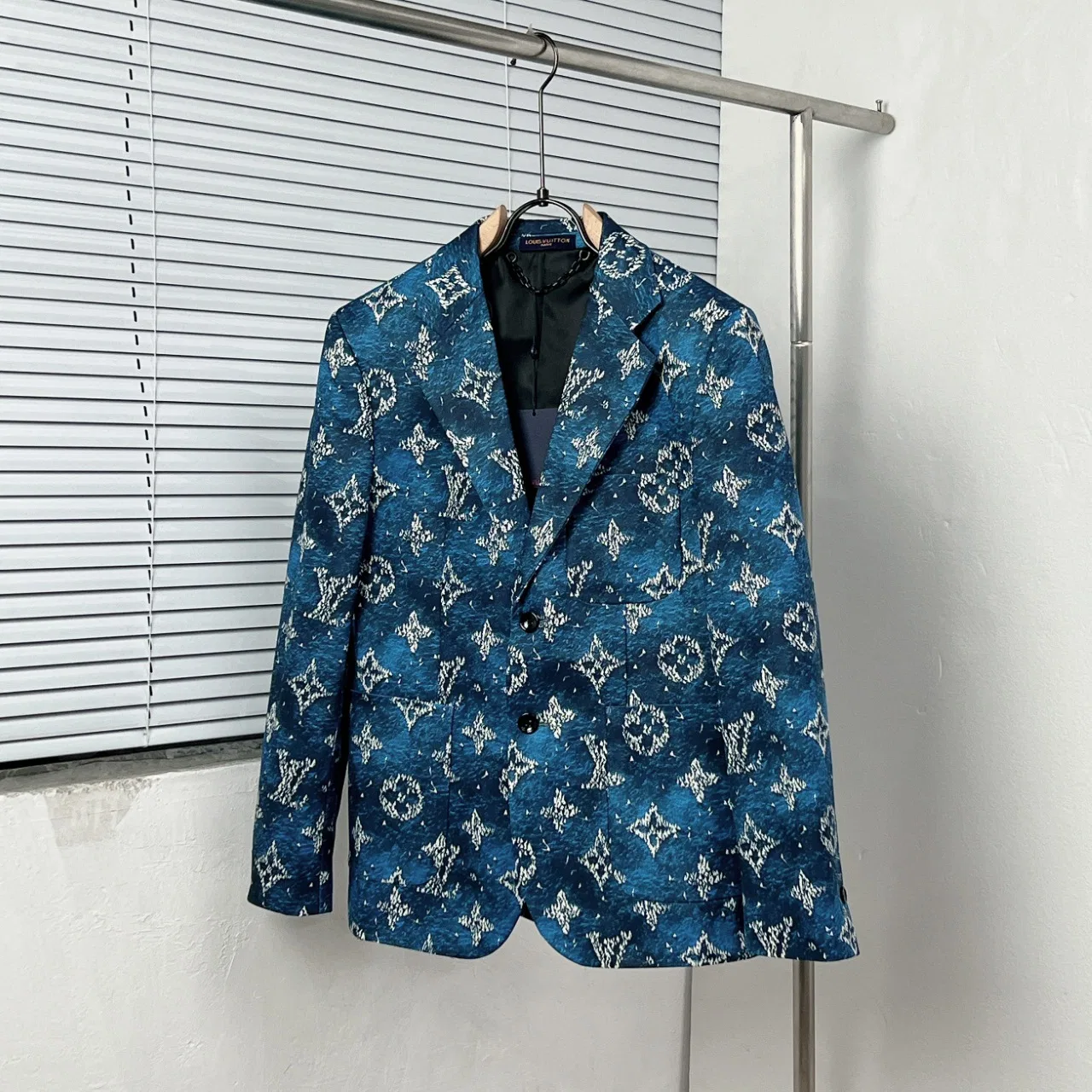 LV 27FW JBJVXGJ 108 블레이저