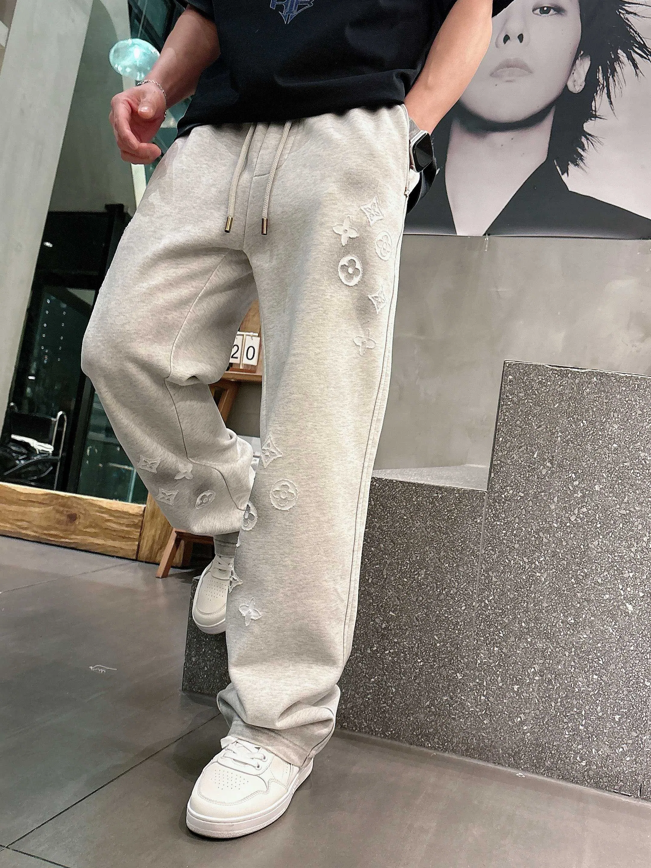 LV 27FW JBJVXGJ 166 스웻팬츠 5
