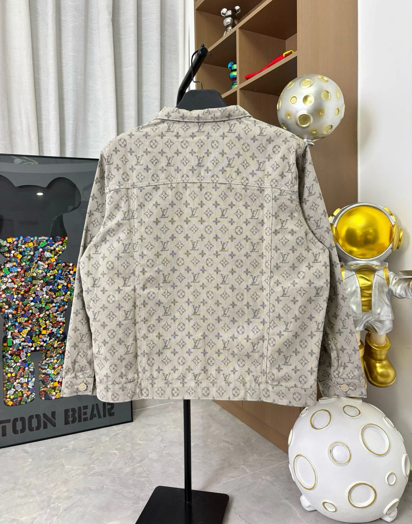 LV 27FW JBJVXGJ 213 자켓 4