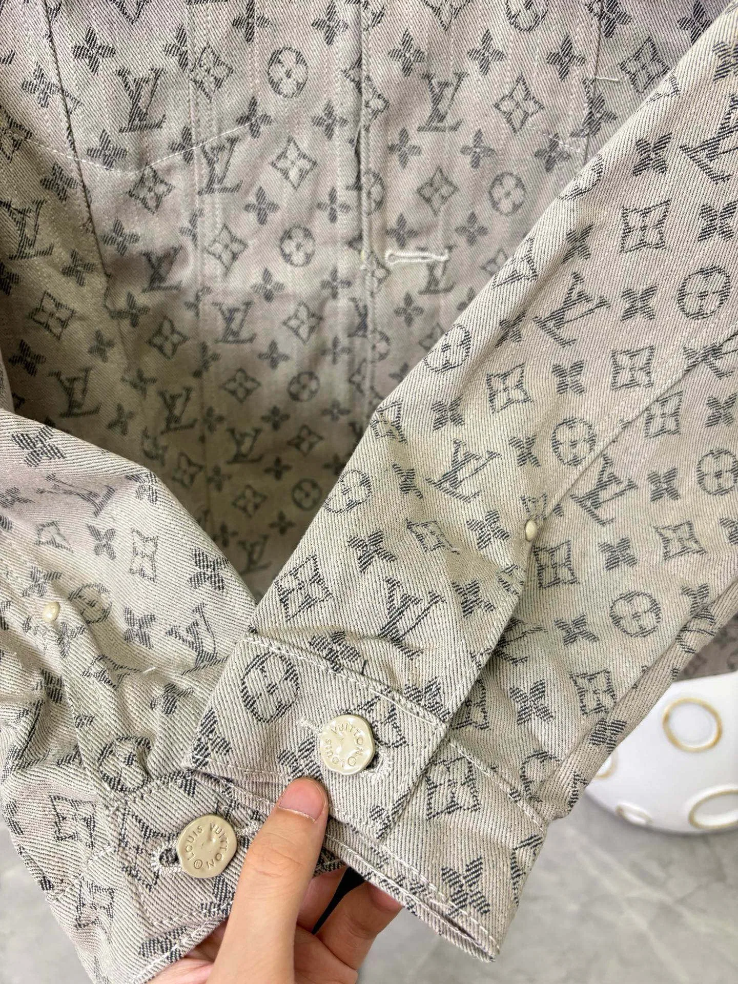 LV 27FW JBJVXGJ 213 자켓 6