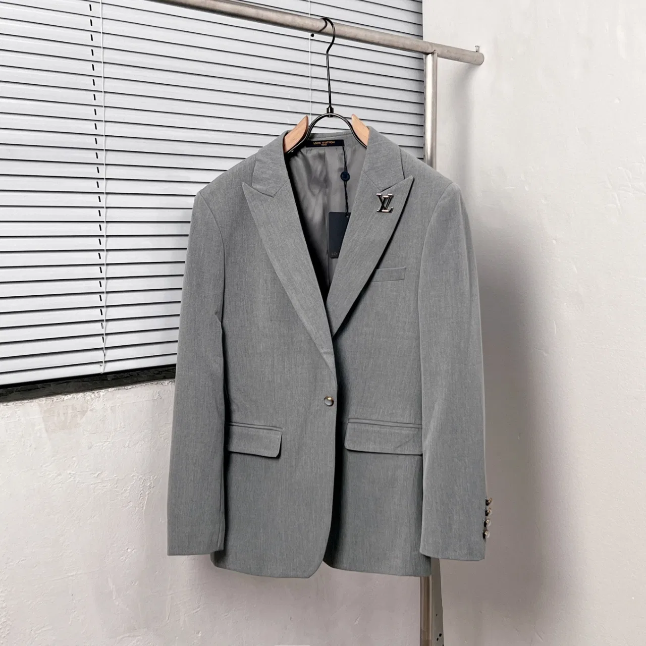 LV 27FW JBJVXGJ 257 블레이저