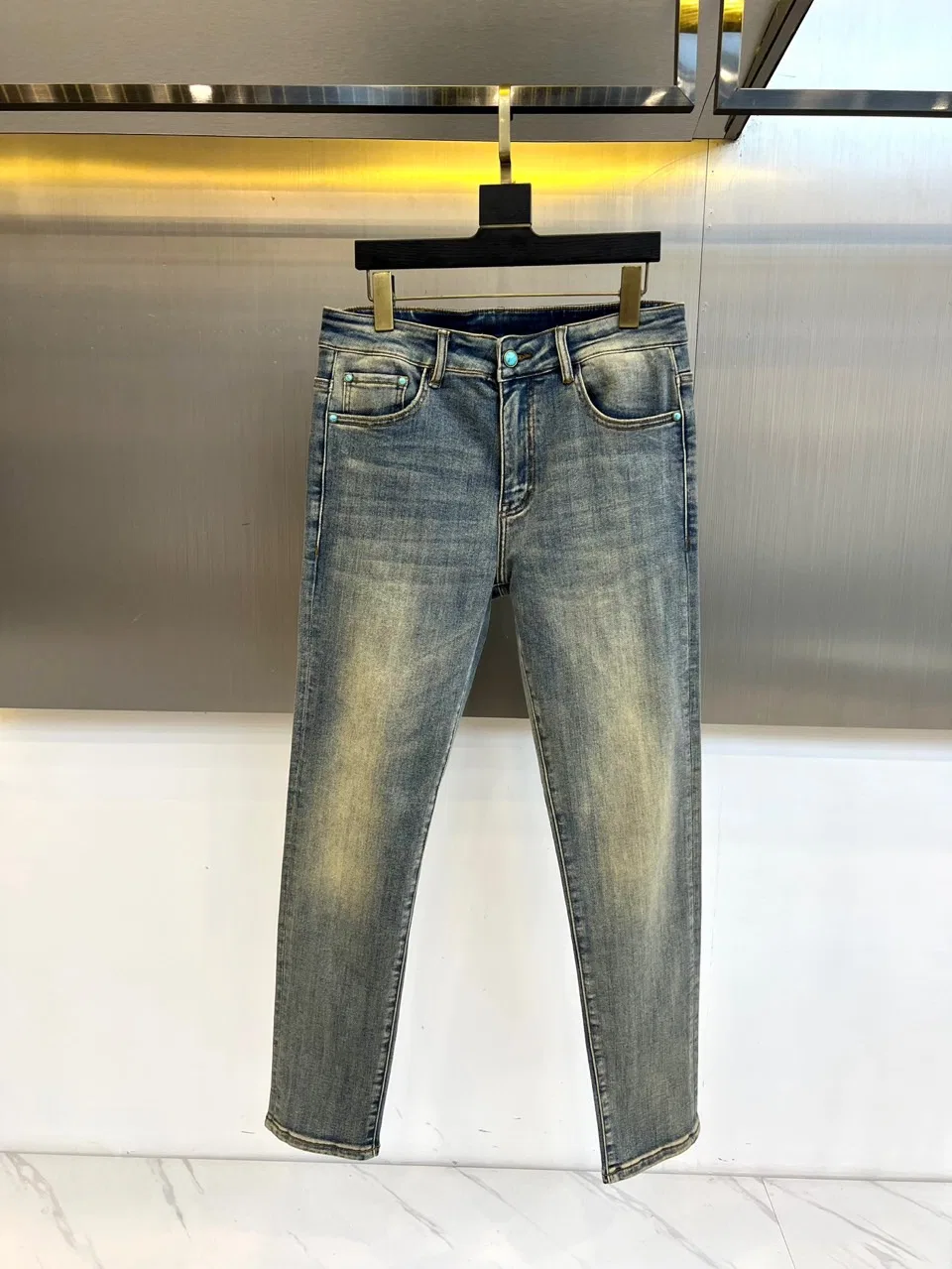 LV 27FW NODYQKY 004 데님팬츠