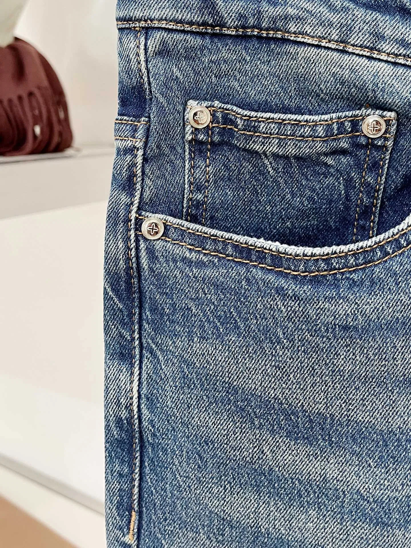 LV 27FW NODYQKY 009 데님팬츠 4