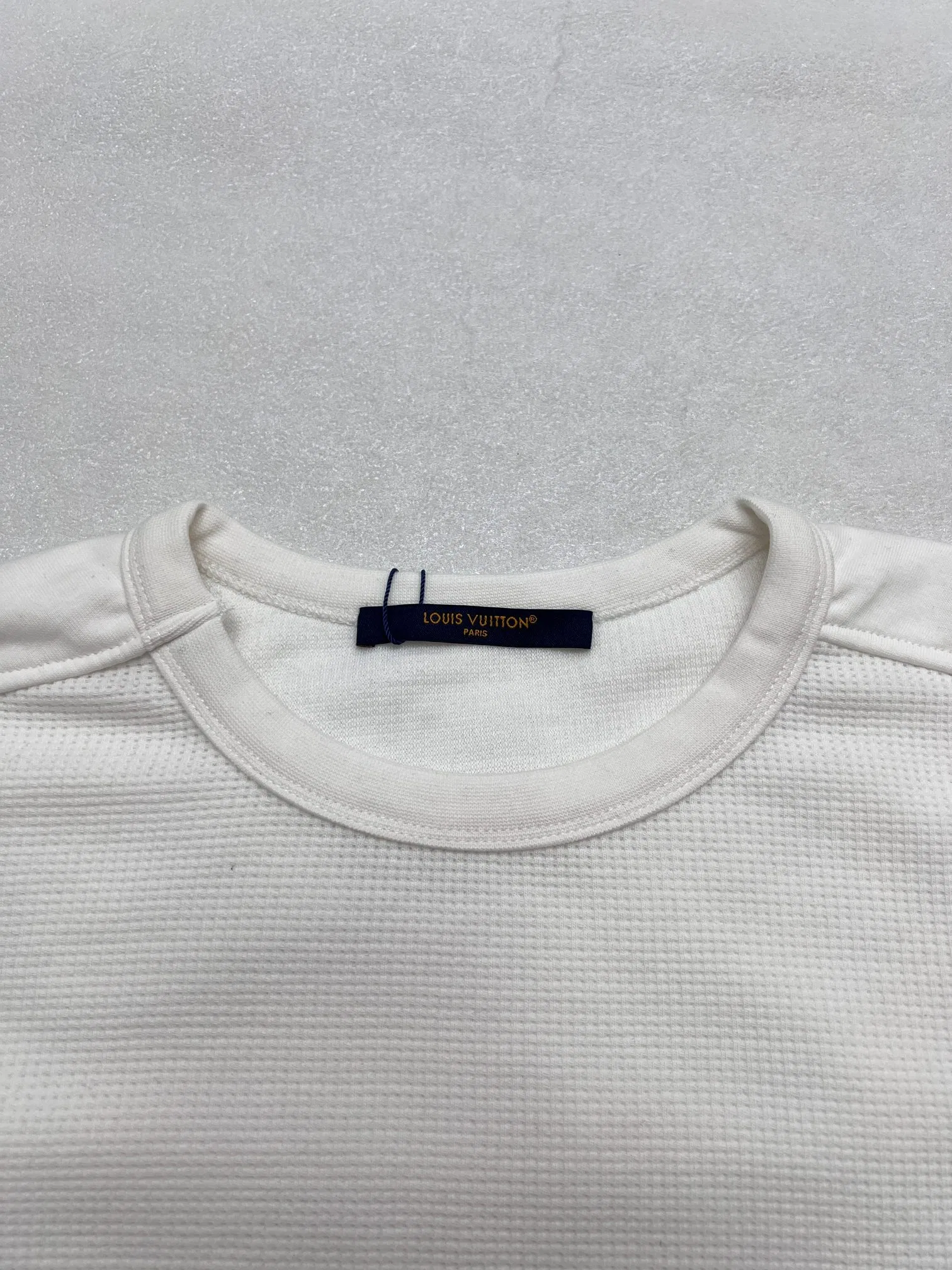 LV 27FW NOGJIQS 002 롱슬리브 3