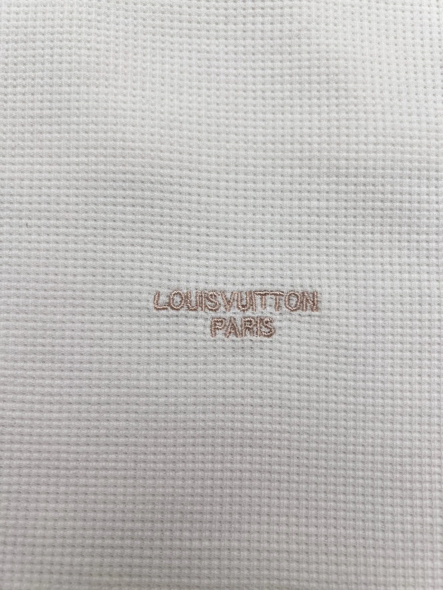 LV 27FW NOGJIQS 002 롱슬리브 4