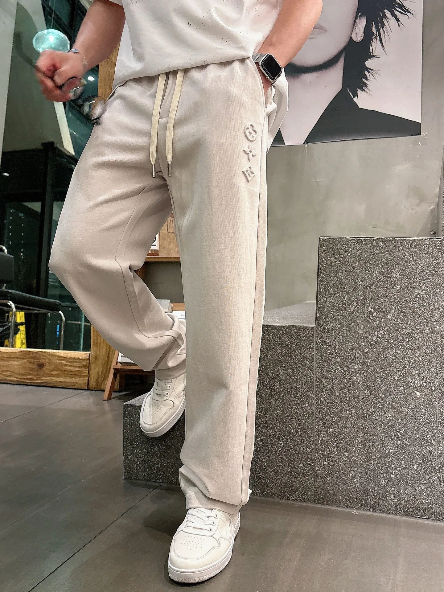 LV 27FW PXOPLTT 032 스웻팬츠 6