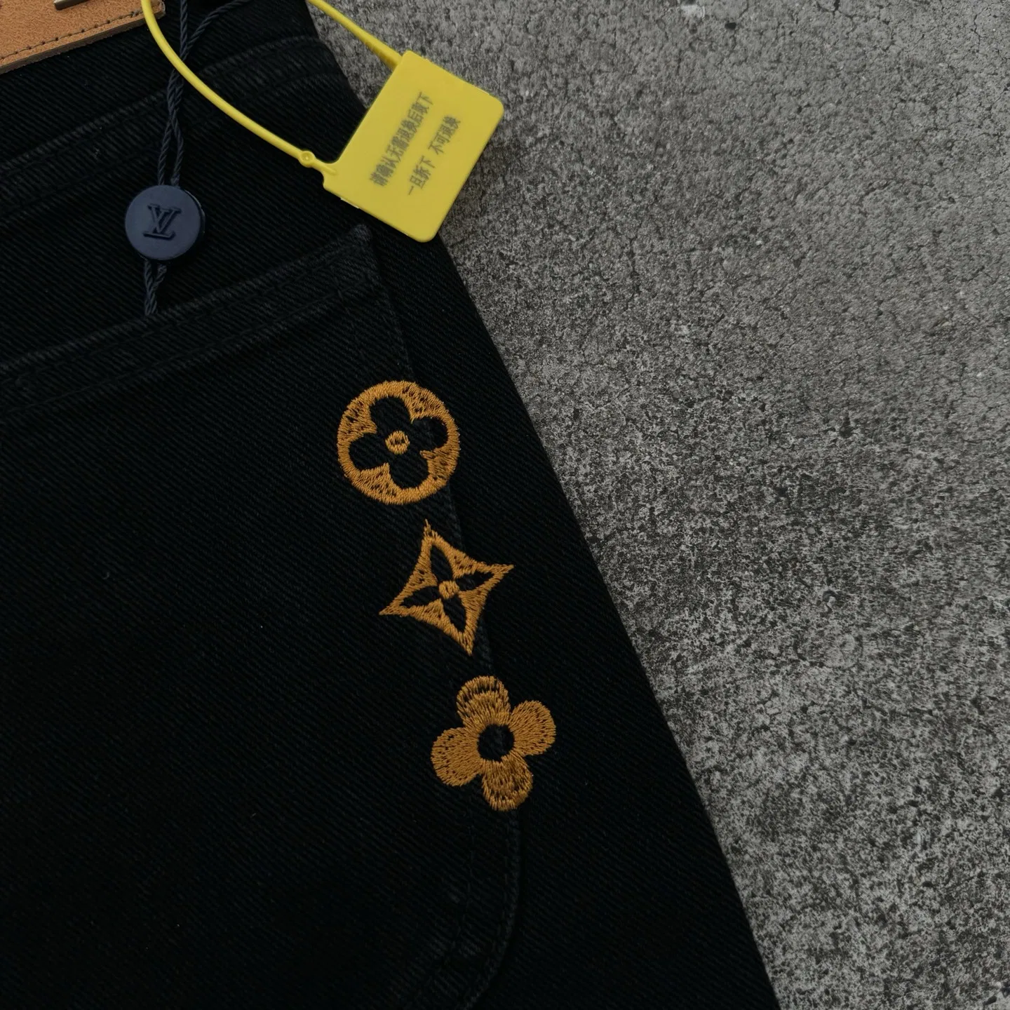 LV 27FW PXOPLTT 055 데님팬츠 5