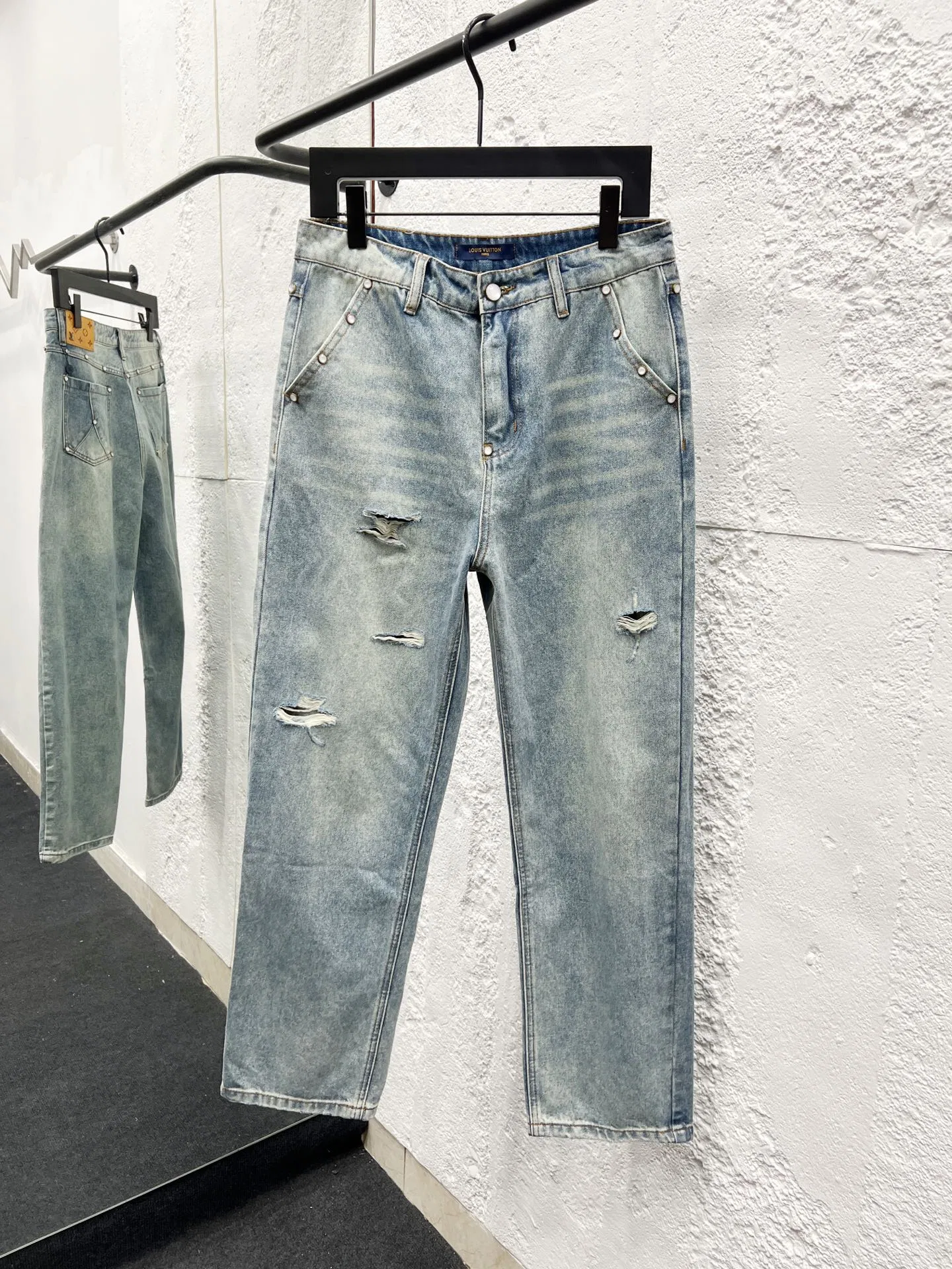 LV 27FW PXOPLTT 066 데님팬츠