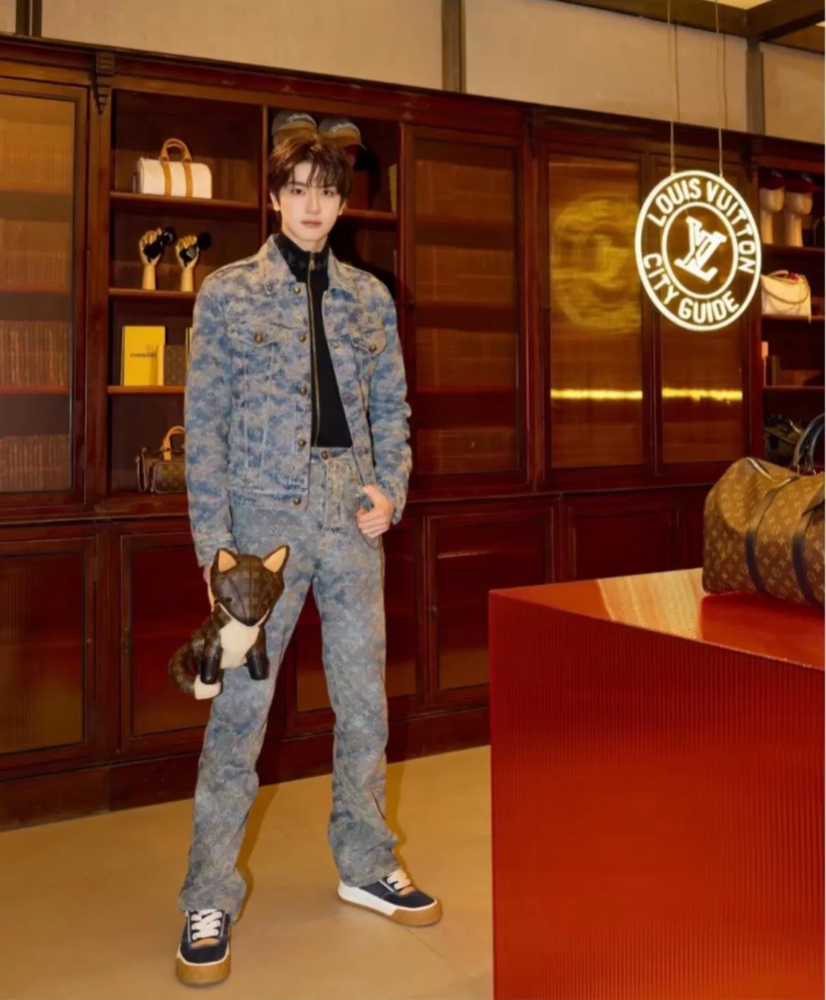 LV 27FW PXOPLTT 069 데님팬츠