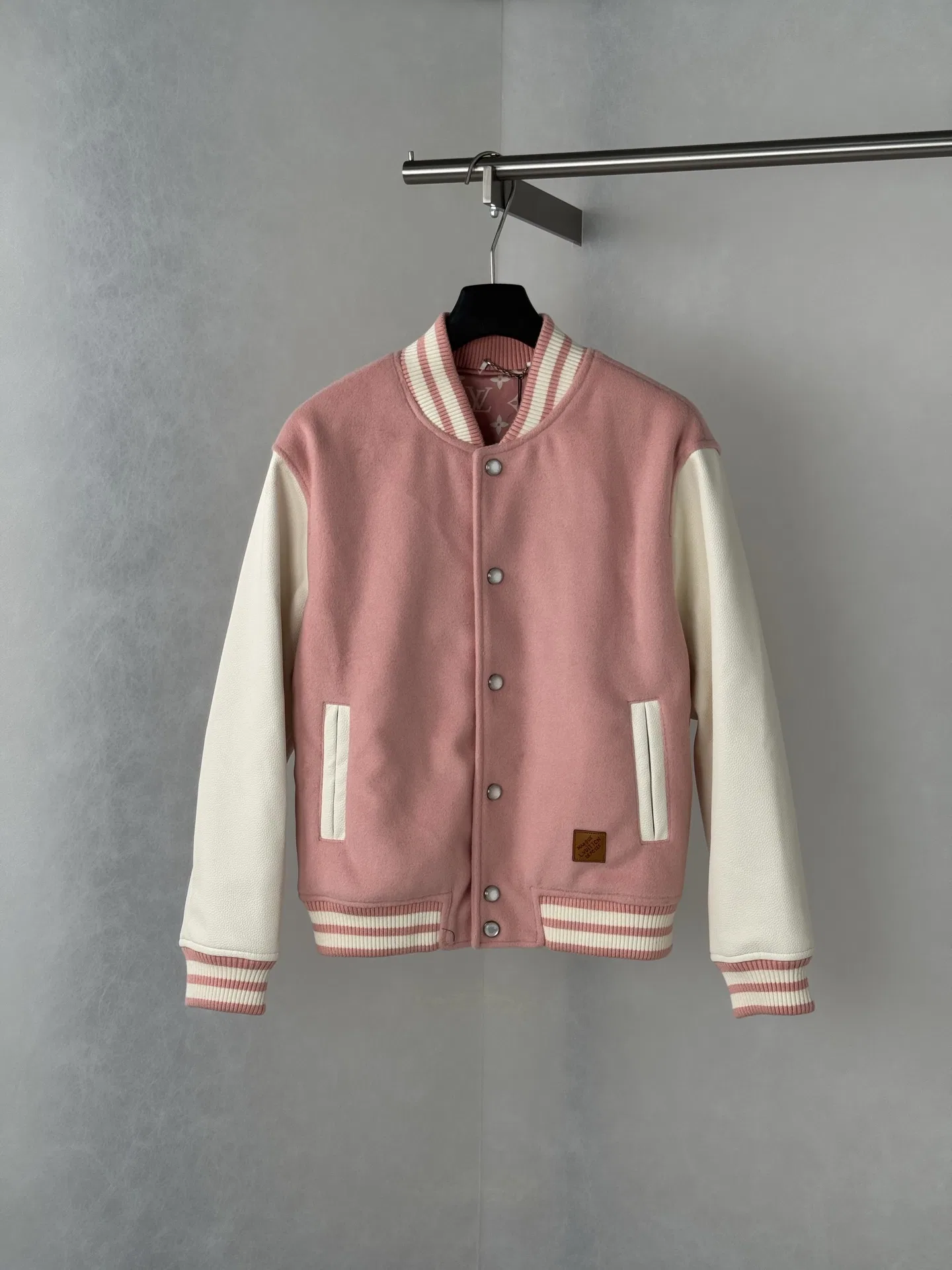 LV 27FW QBTUMXL 018 스타디움자켓