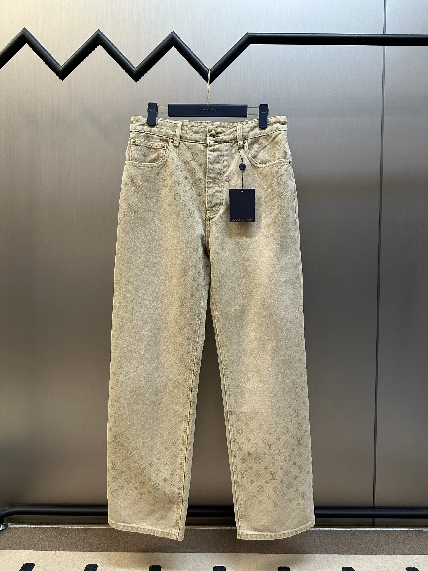LV 27FW QBTUMXL 040 데님팬츠