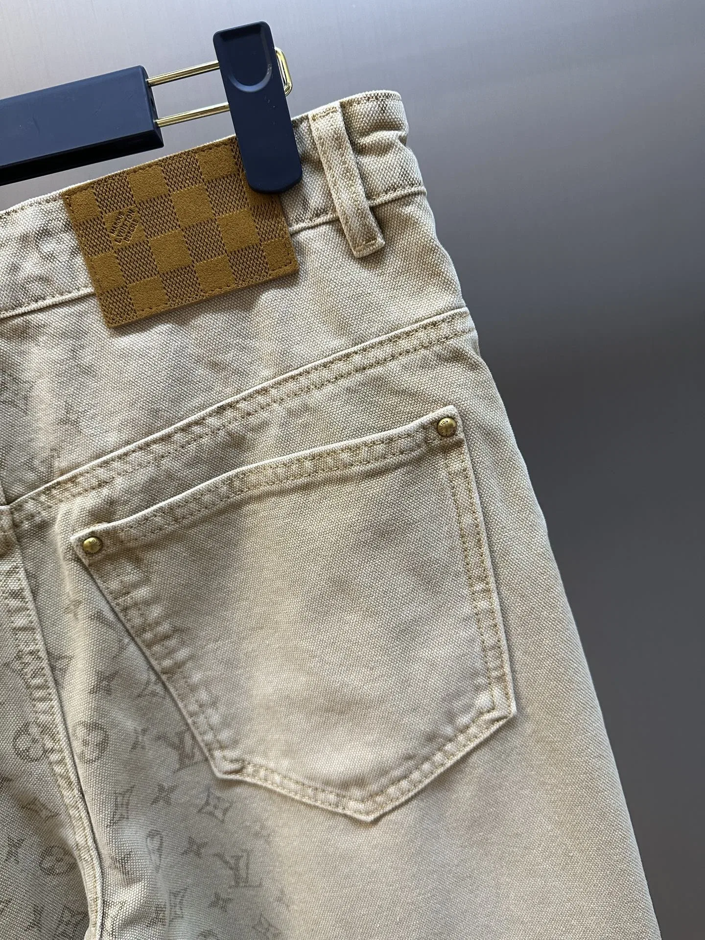 LV 27FW QBTUMXL 040 데님팬츠 4