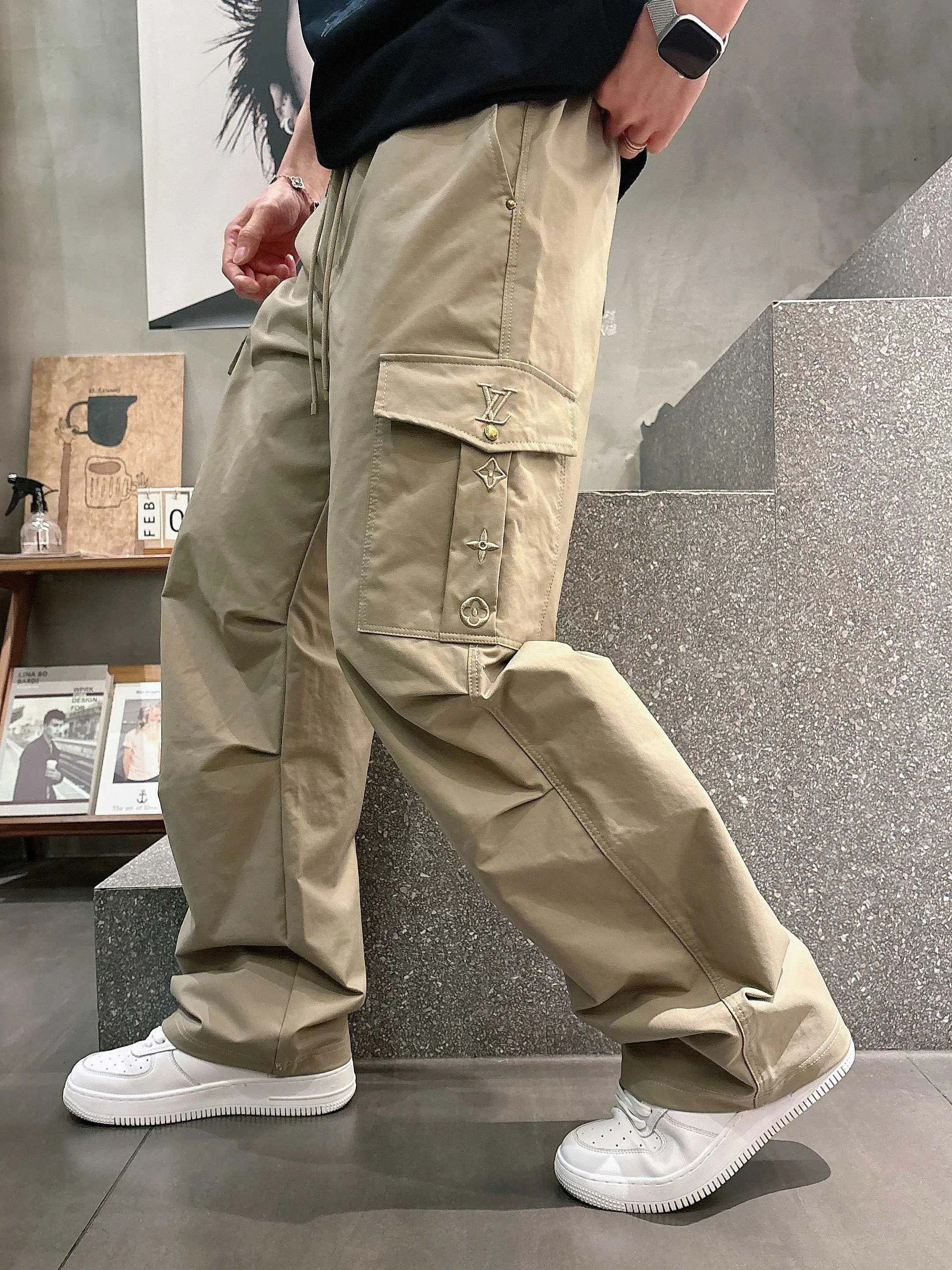 LV 27FW QCYEEAU 001 카고팬츠 3