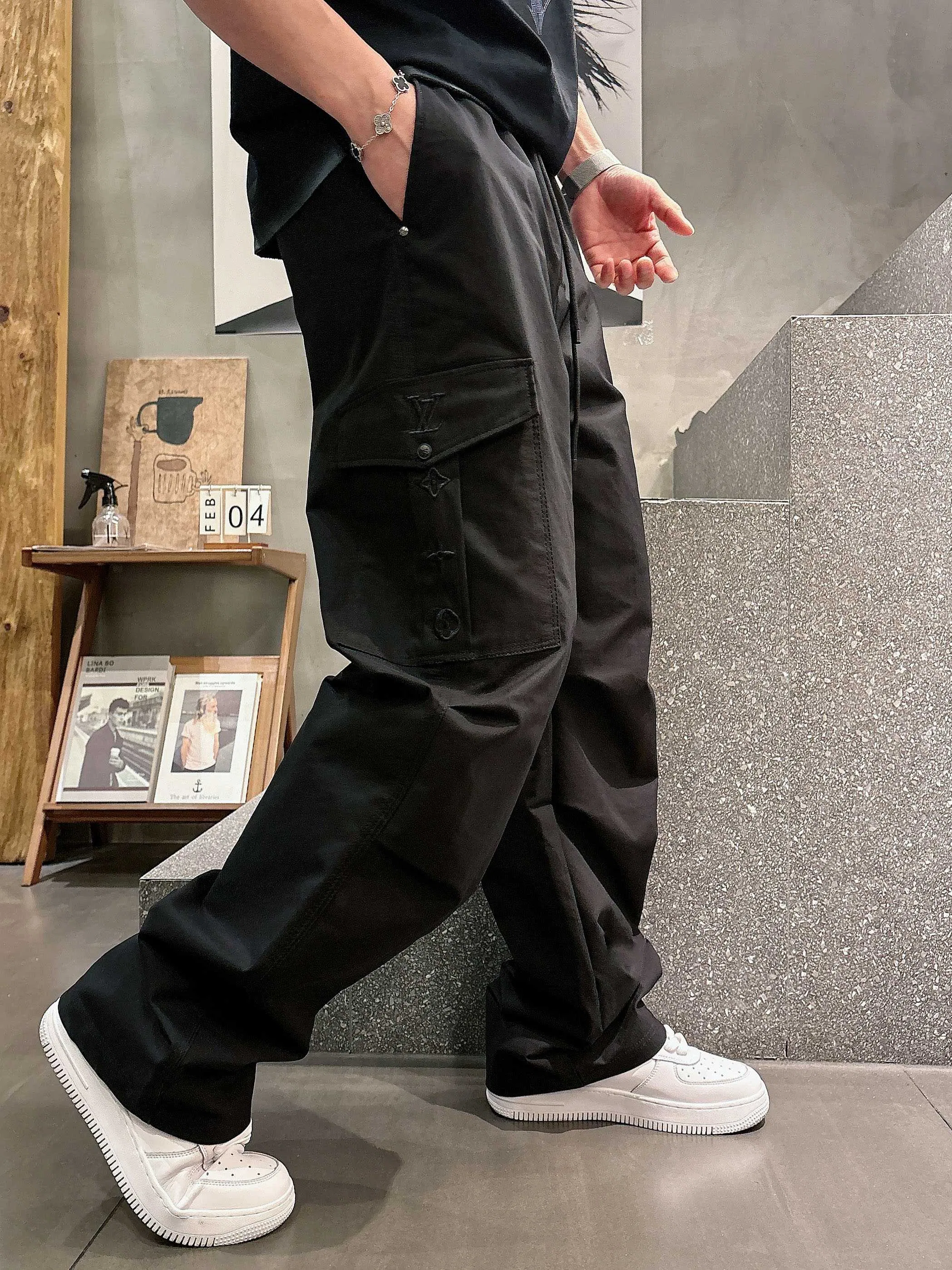 LV 27FW QCYEEAU 001 카고팬츠 4