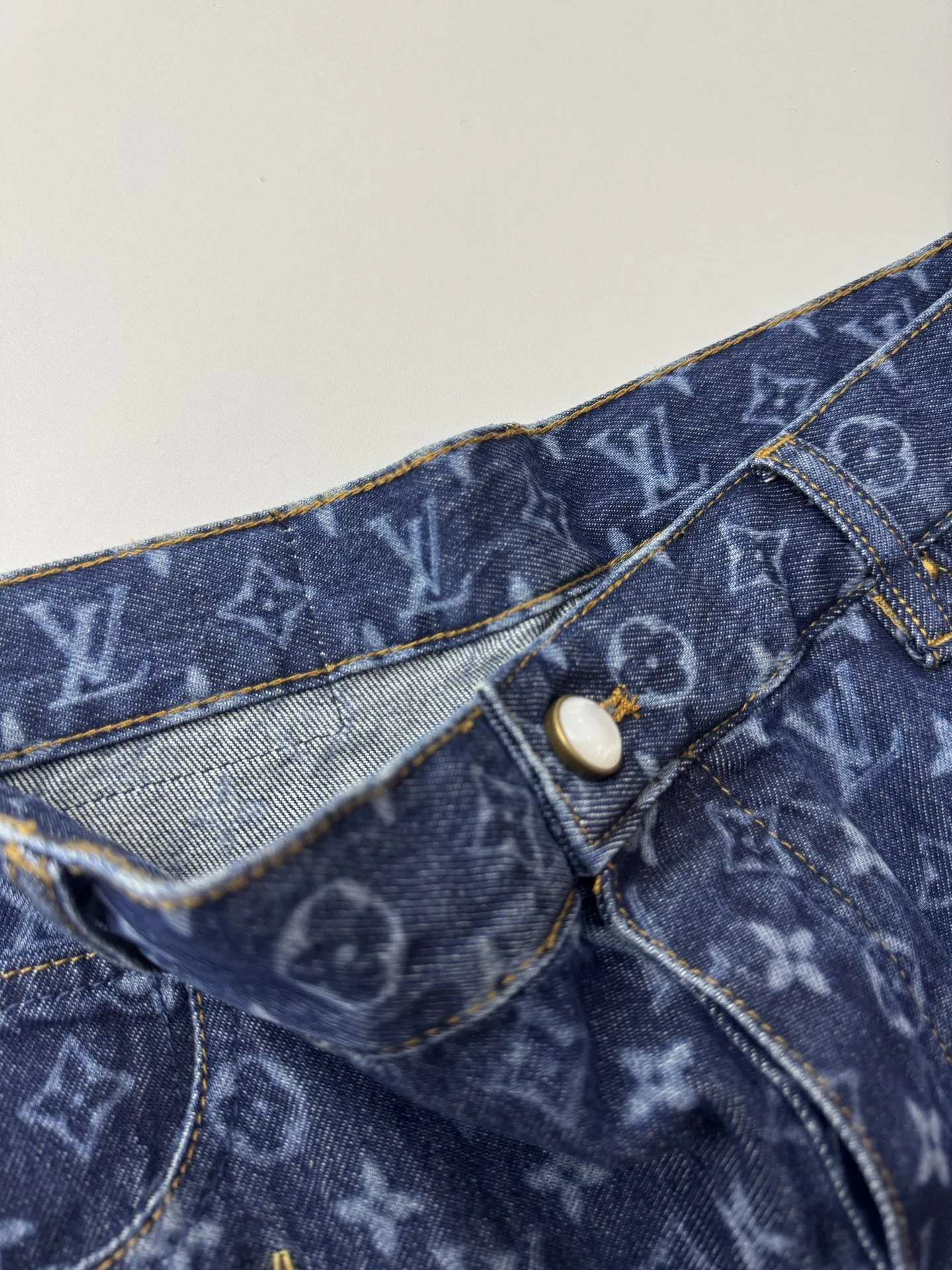 LV 27FW QCYEEAU 007 데님팬츠 5