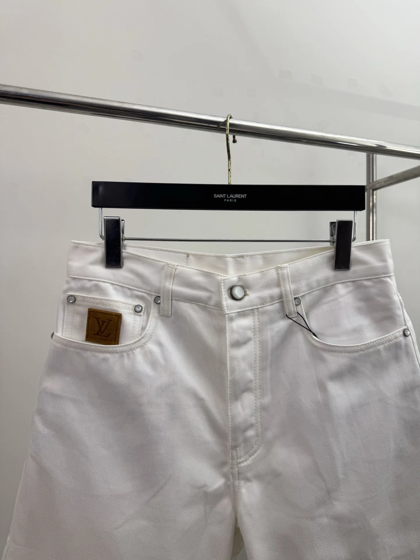 LV 27FW QCYEEAU 008 숏츠 3