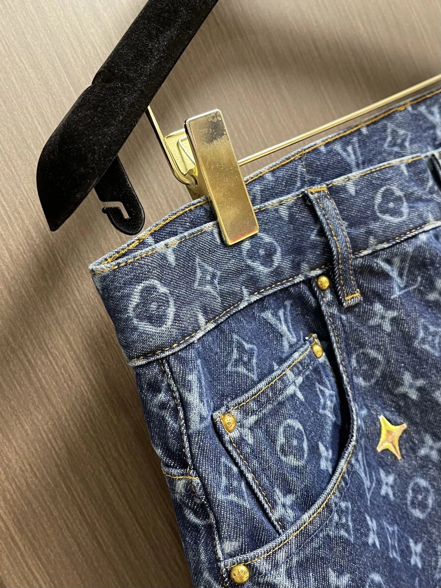 LV 27FW QVUSQNN 006 데님팬츠 6