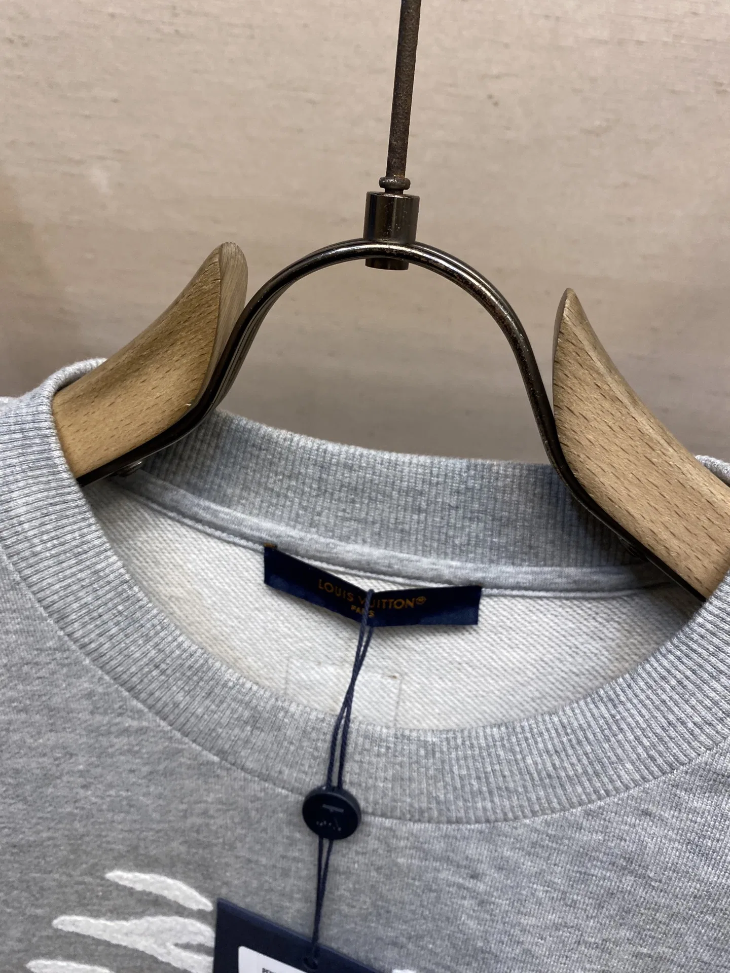 LV 27FW QVUSQNN 082 맨투맨 3
