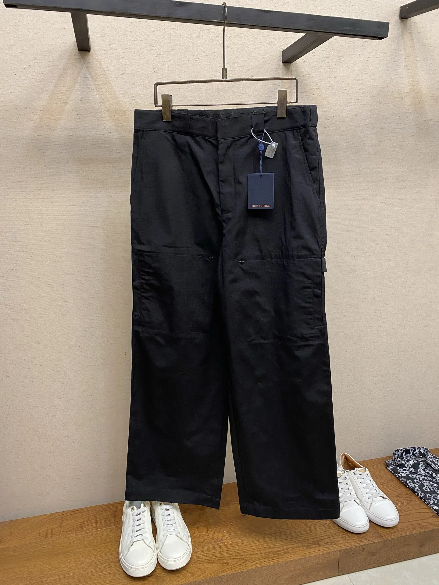 LV 27FW QVUSQNN 083 카고팬츠
