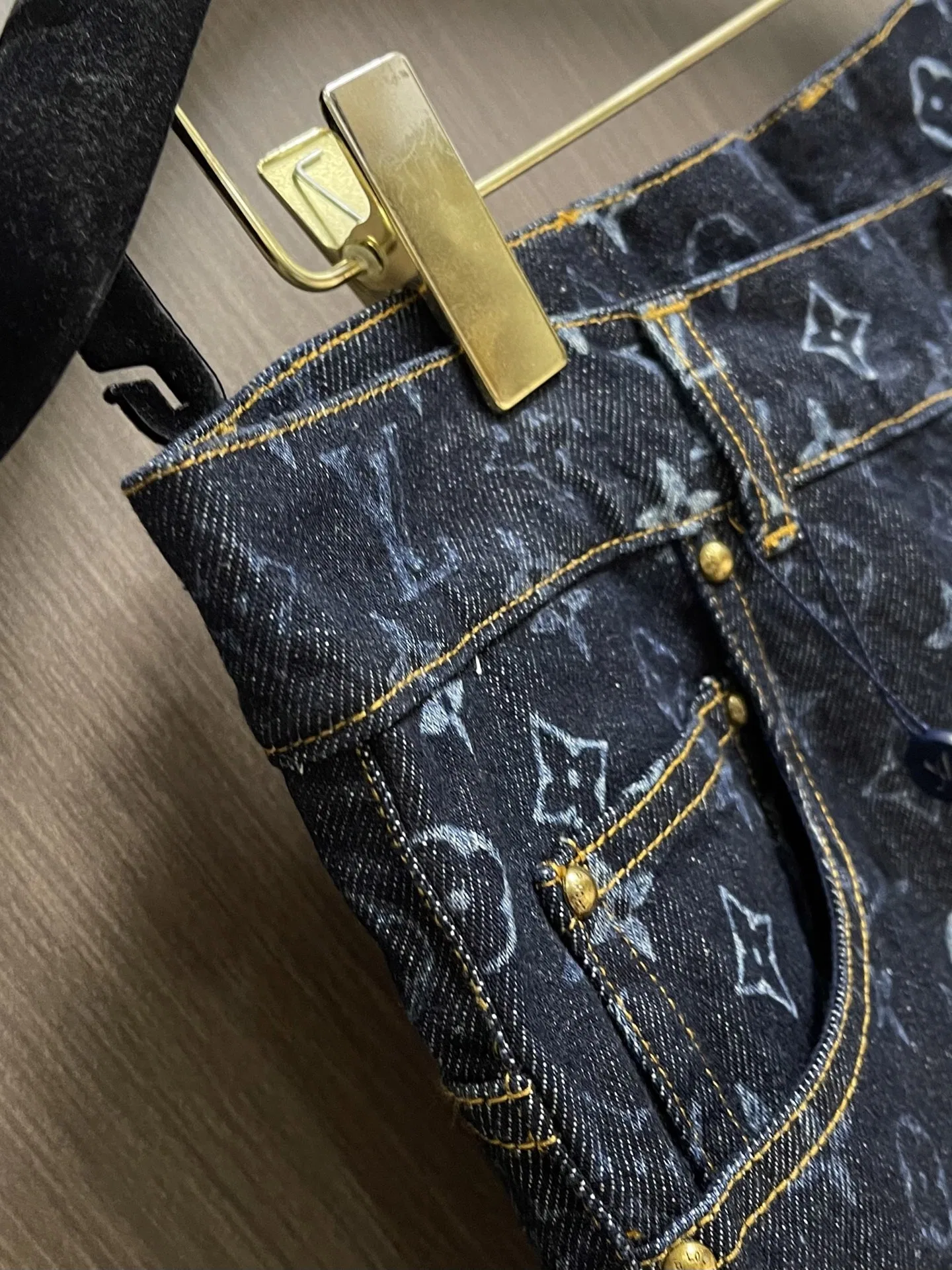 LV 27FW QVUSQNN 211 데님팬츠 6