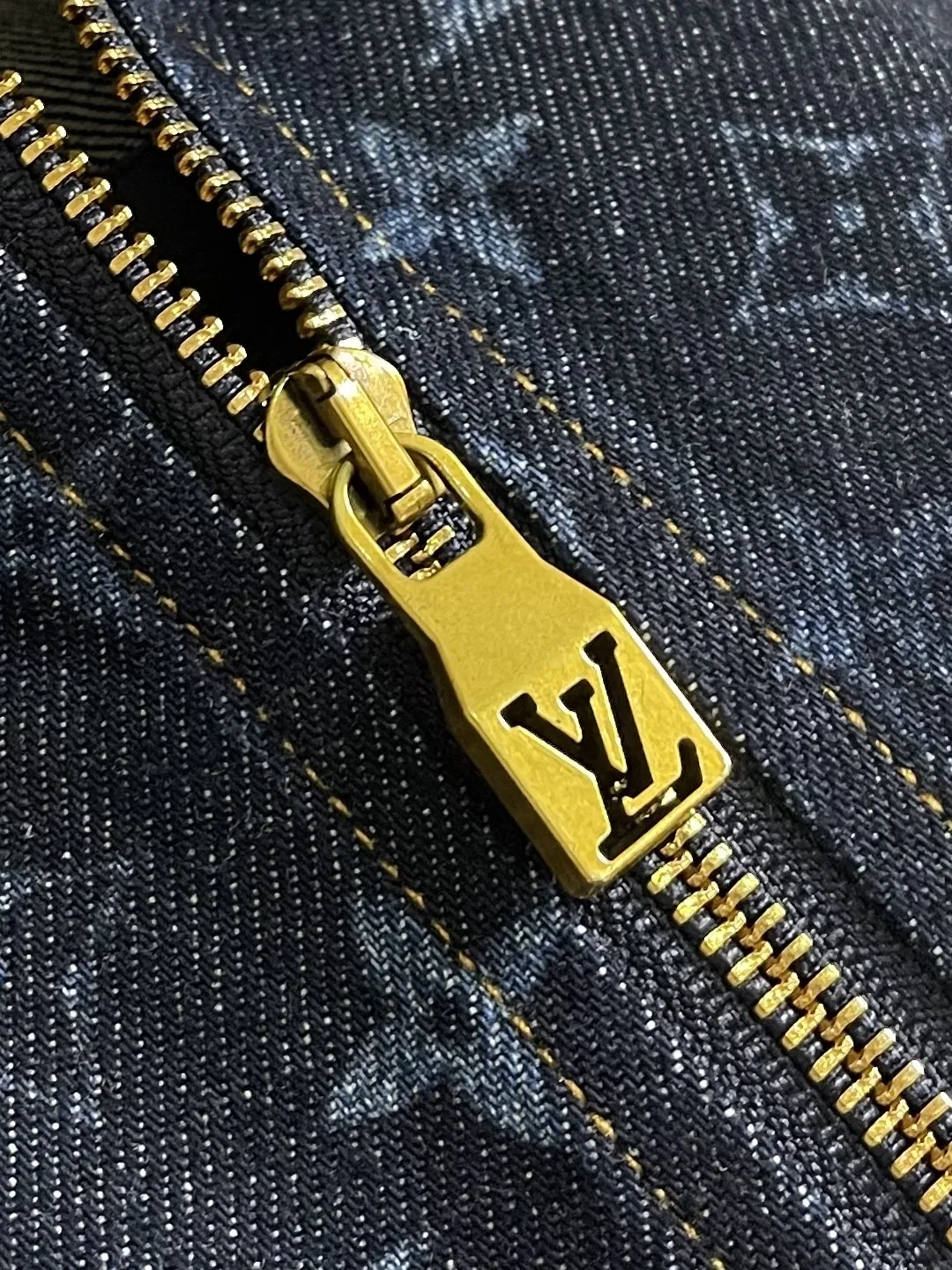 LV 27FW QVUSQNN 218 자켓 4