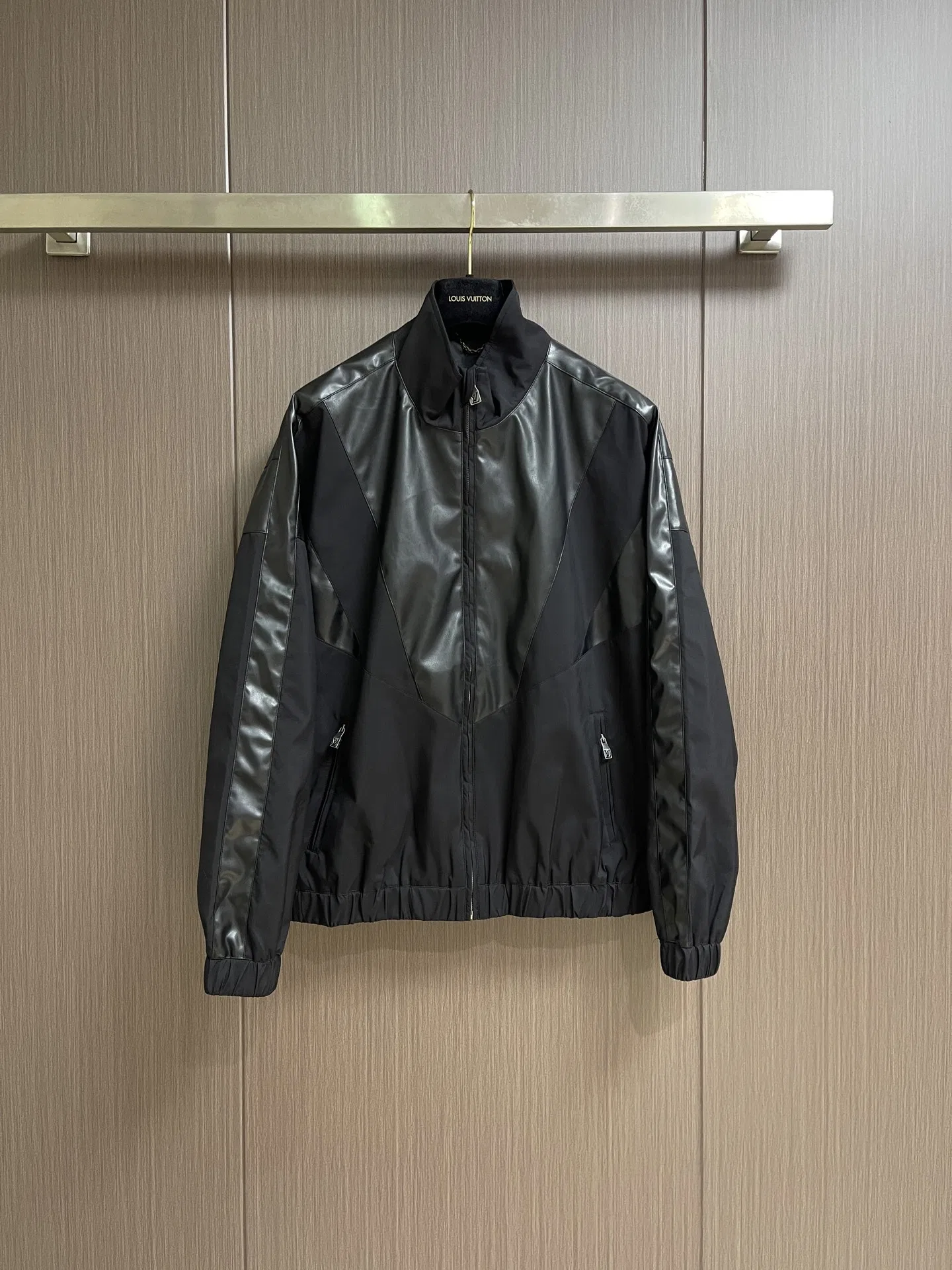 LV 27FW QVUSQNN 263 레더자켓