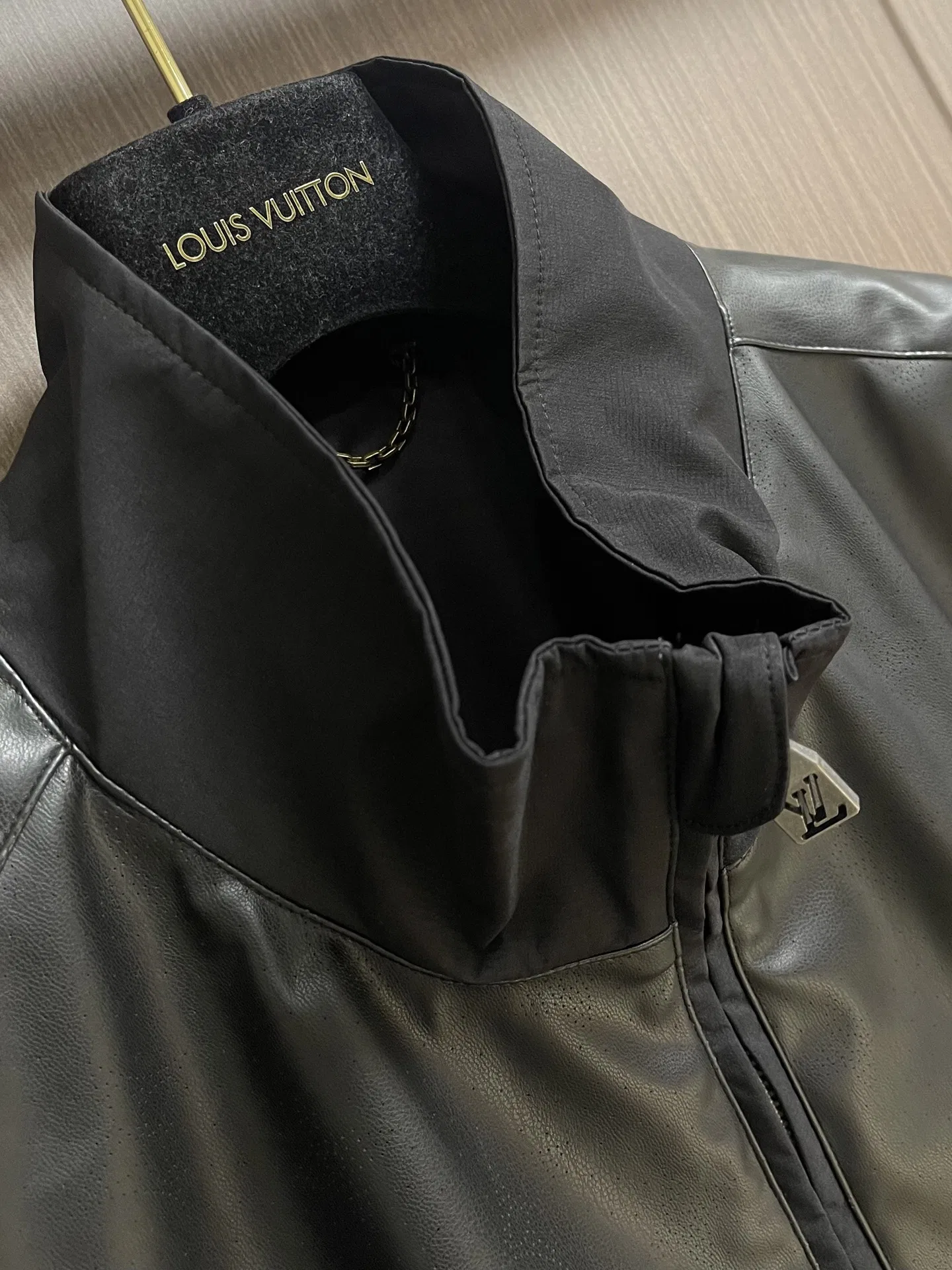 LV 27FW QVUSQNN 263 레더자켓 6