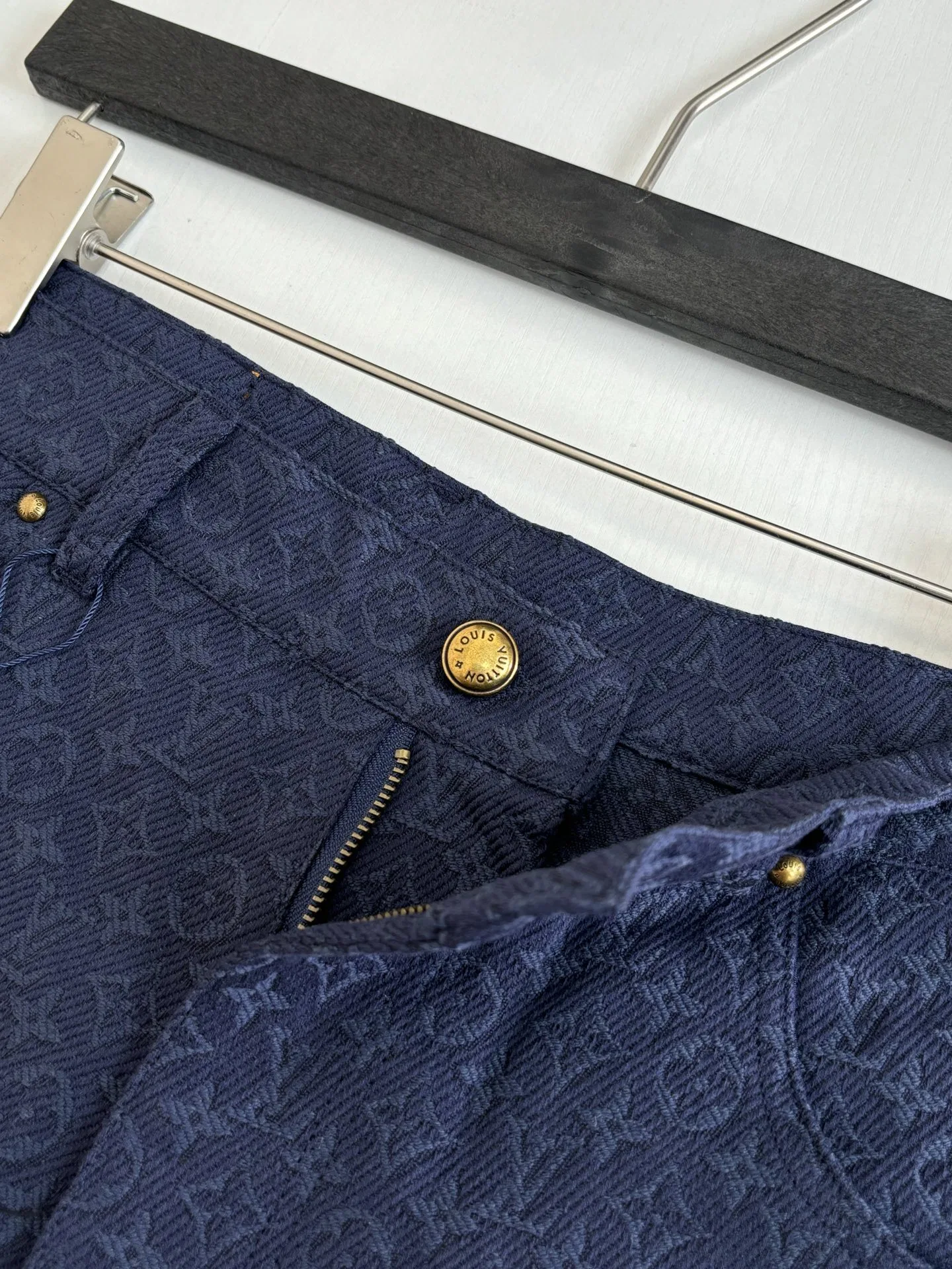 LV 27FW VVEHJZL 007 데님숏츠 6