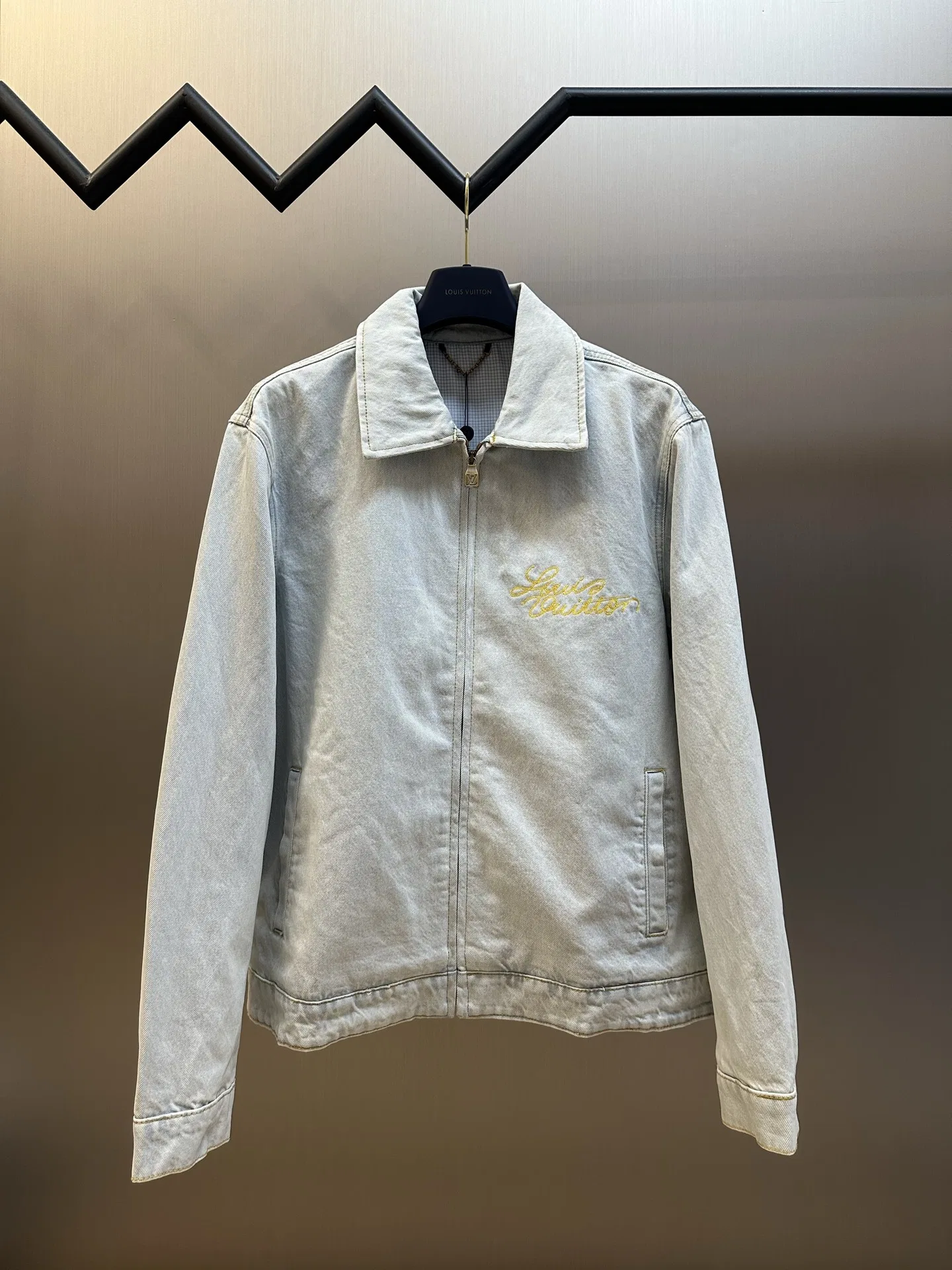 LV 27FW VVEHJZL 013 데님자켓