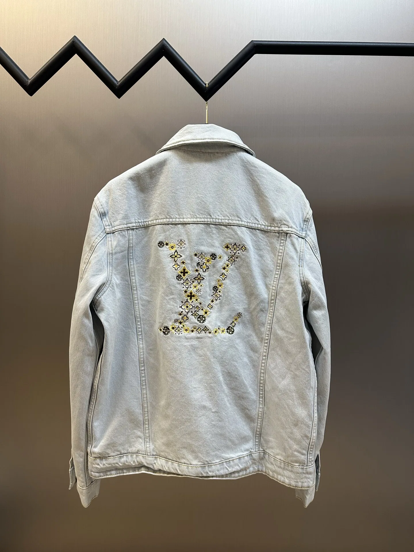 LV 27FW VVEHJZL 013 데님자켓 4