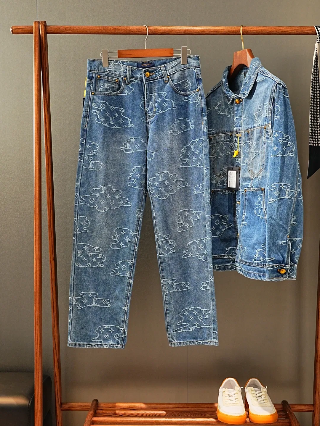 LV 27FW WBOJRAP 010 데님팬츠