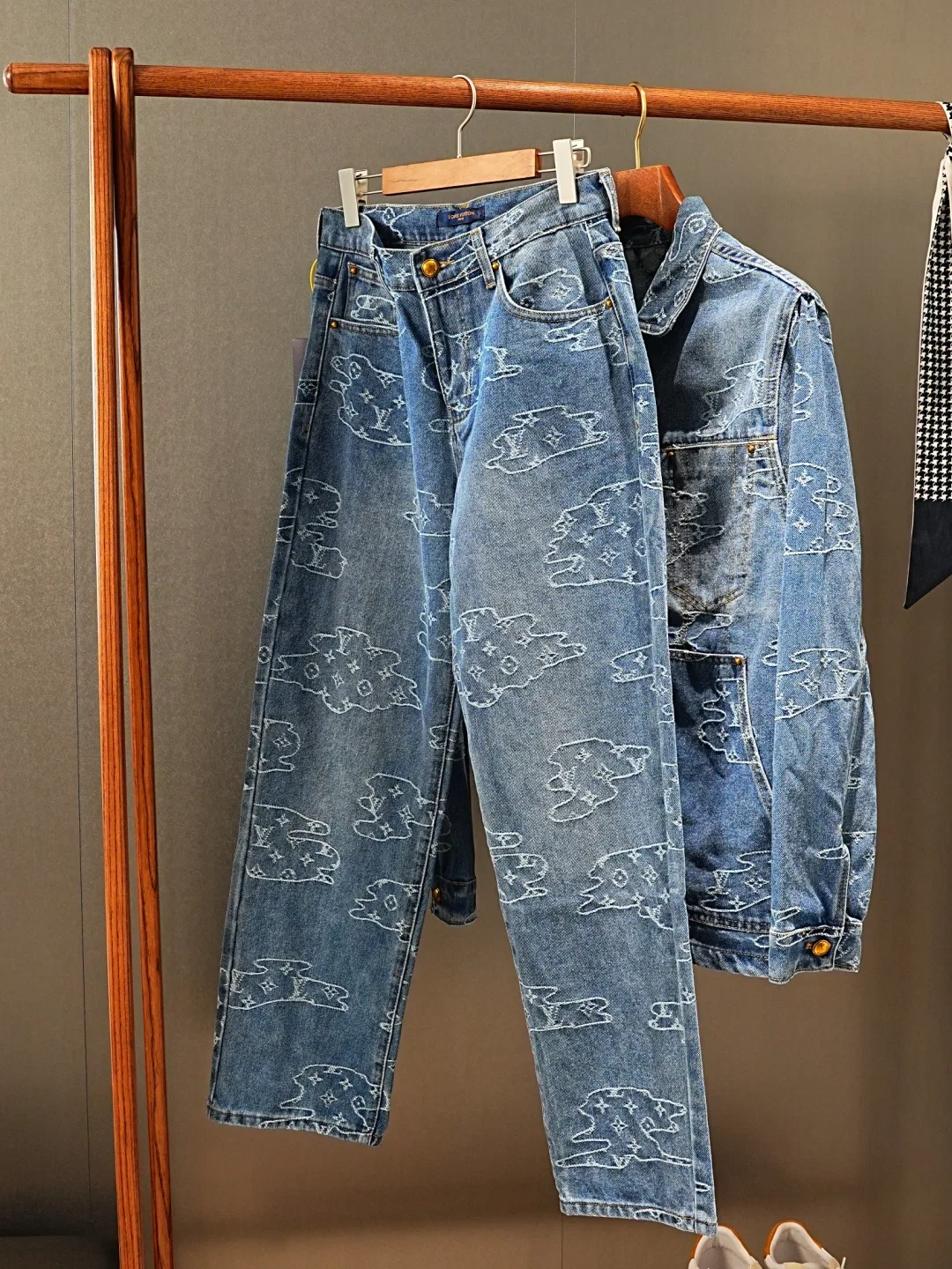 LV 27FW WBOJRAP 010 데님팬츠 3