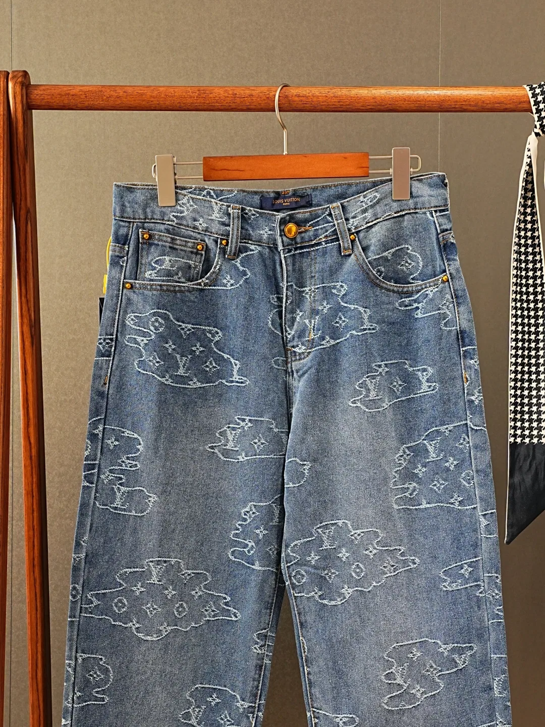 LV 27FW WBOJRAP 010 데님팬츠 4