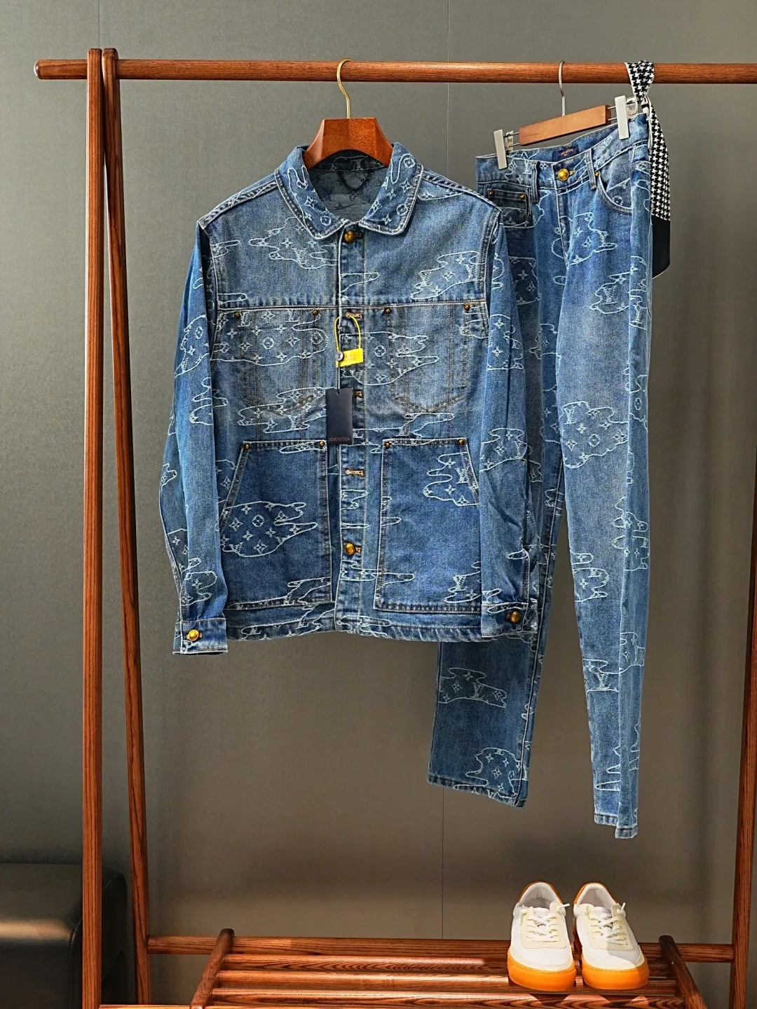LV 27FW WBOJRAP 011 데님자켓