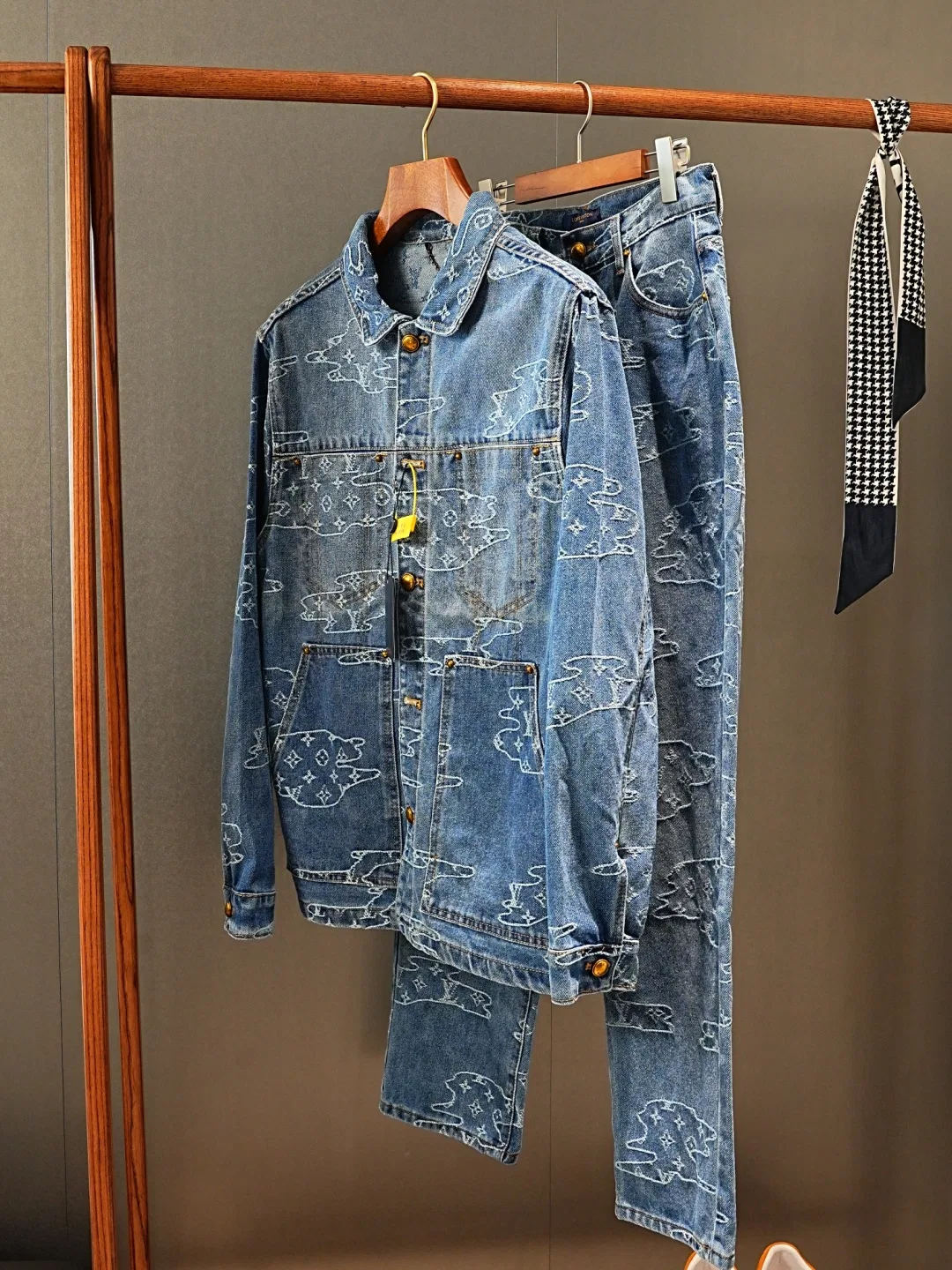 LV 27FW WBOJRAP 011 데님자켓 3