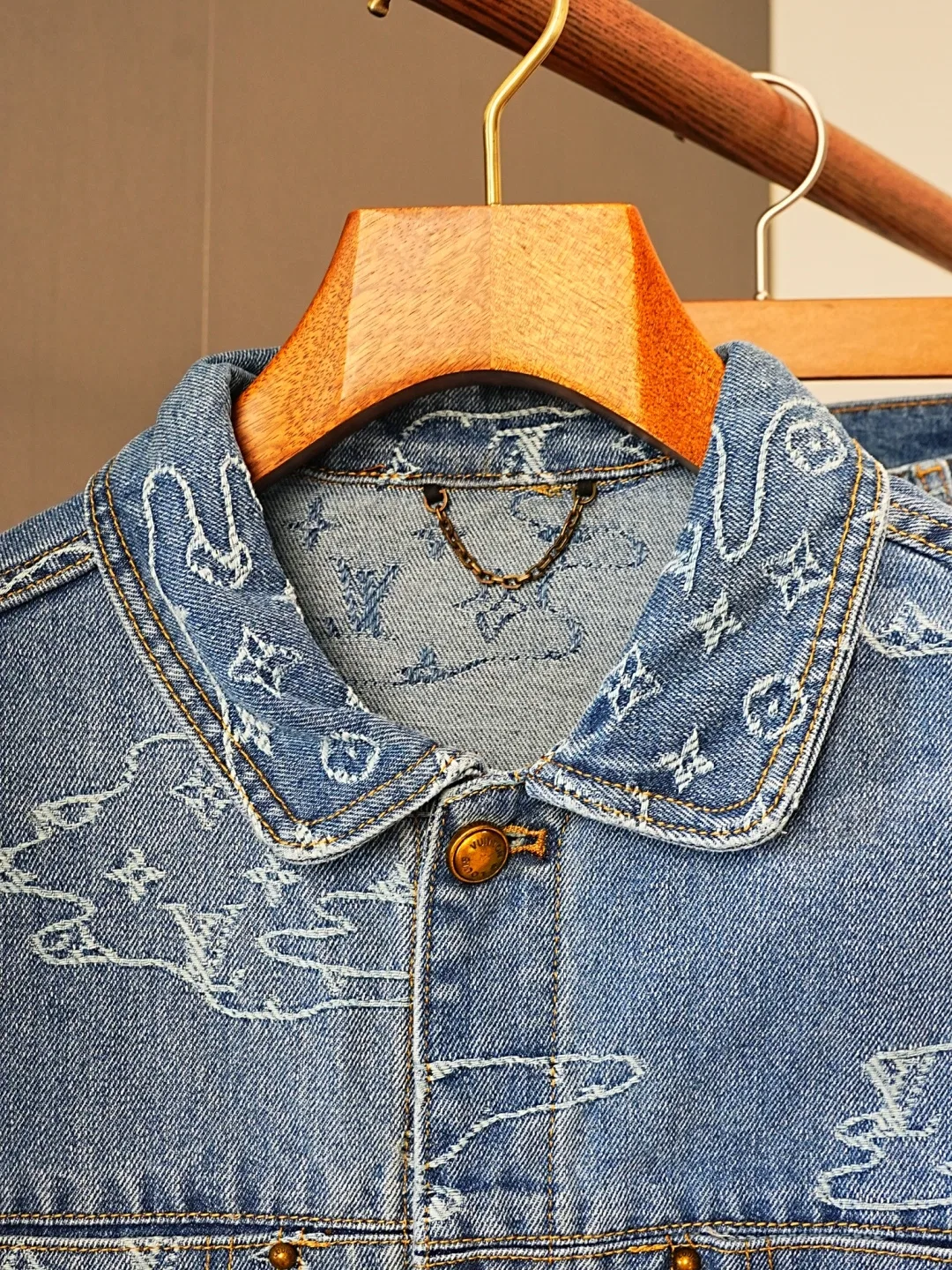 LV 27FW WBOJRAP 011 데님자켓 6