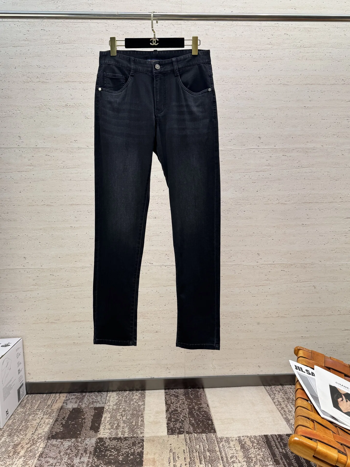 LV 27FW WBOJRAP 019 데님팬츠