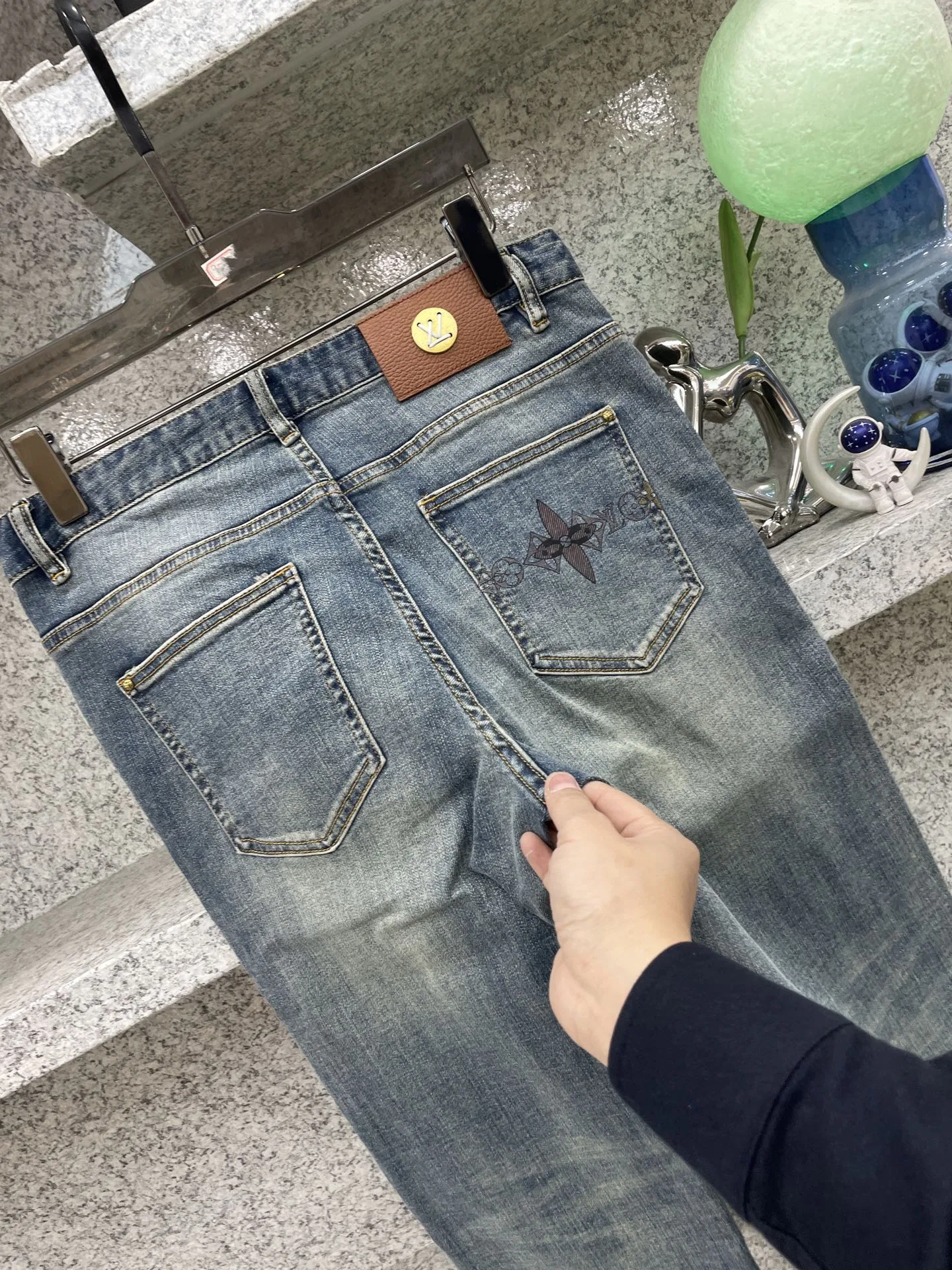 LV 27FW WBOJRAP 022 데님팬츠 6