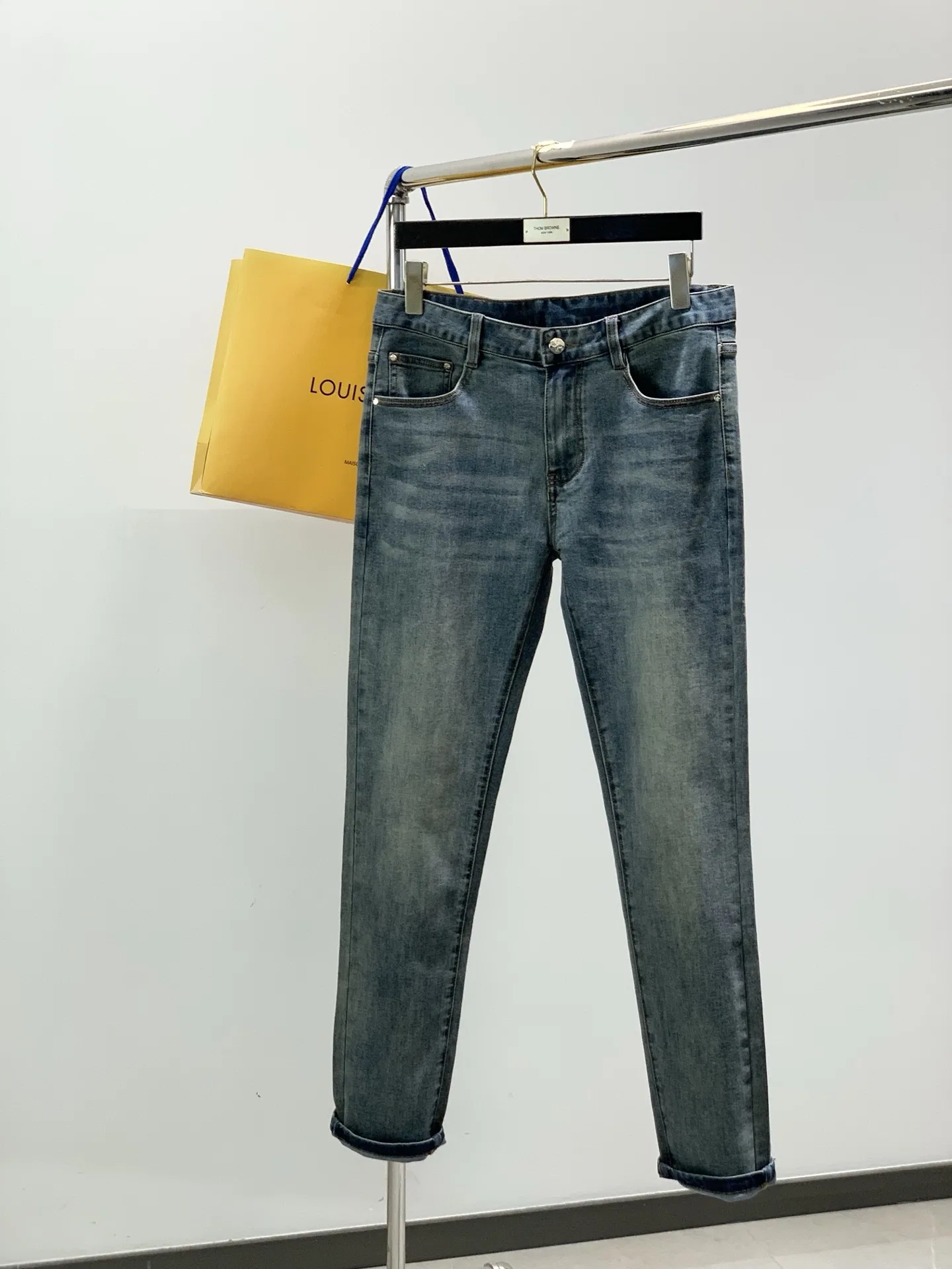 LV 27FW WBOJRAP 028 데님팬츠